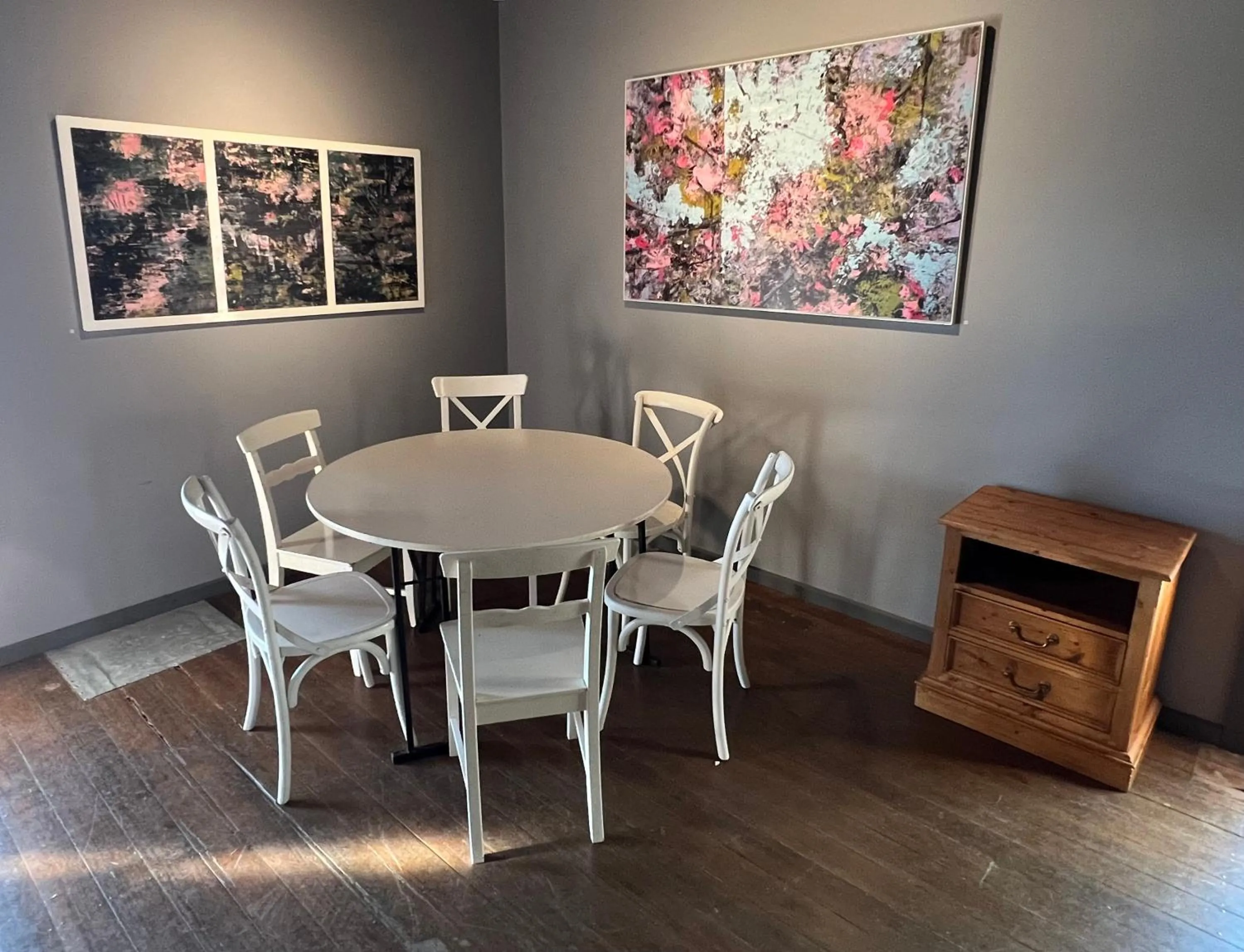 Restaurant/places to eat in The Albion Motel Castlemaine