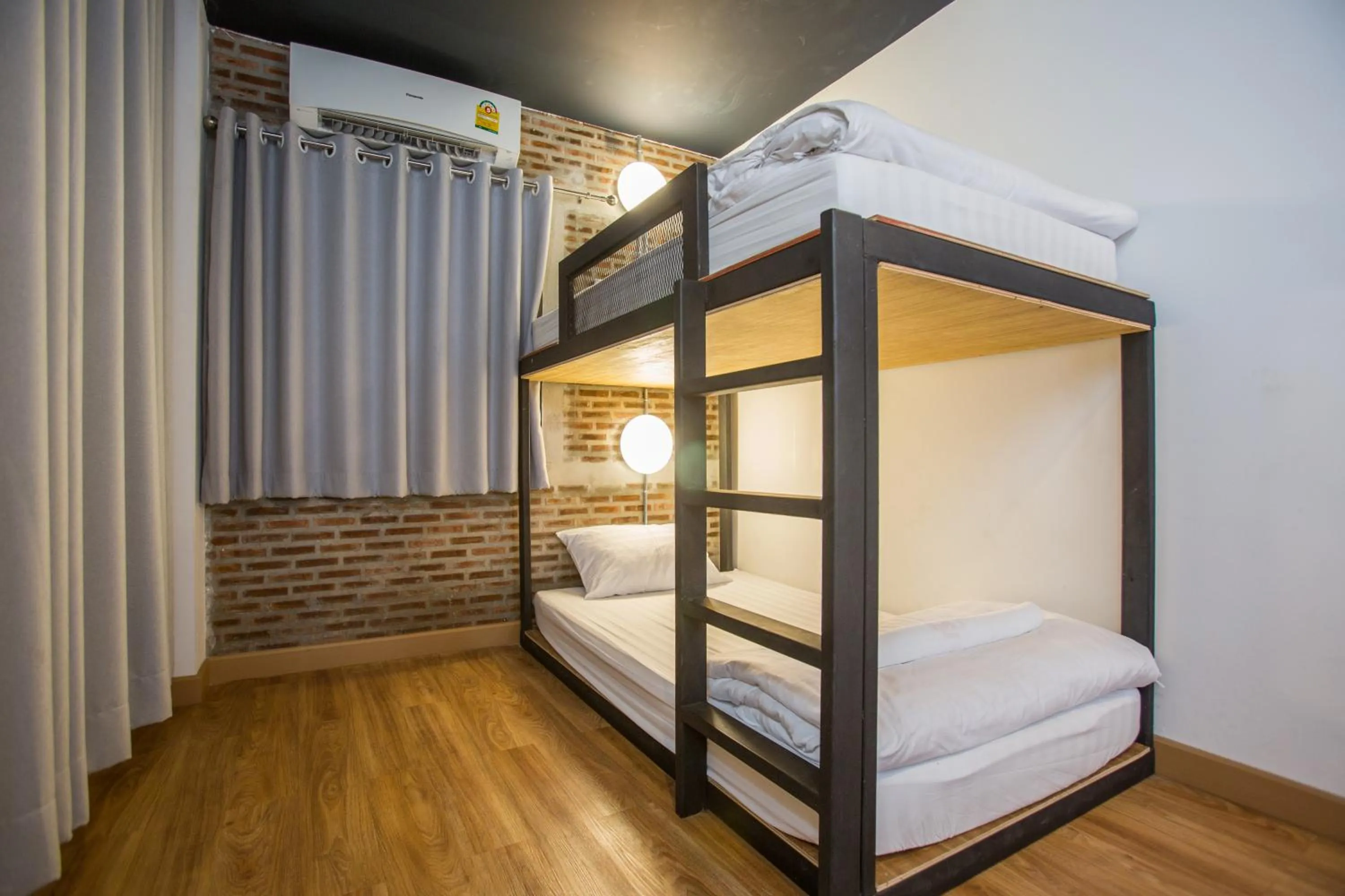 Bedroom in Give Me 5 Hostel