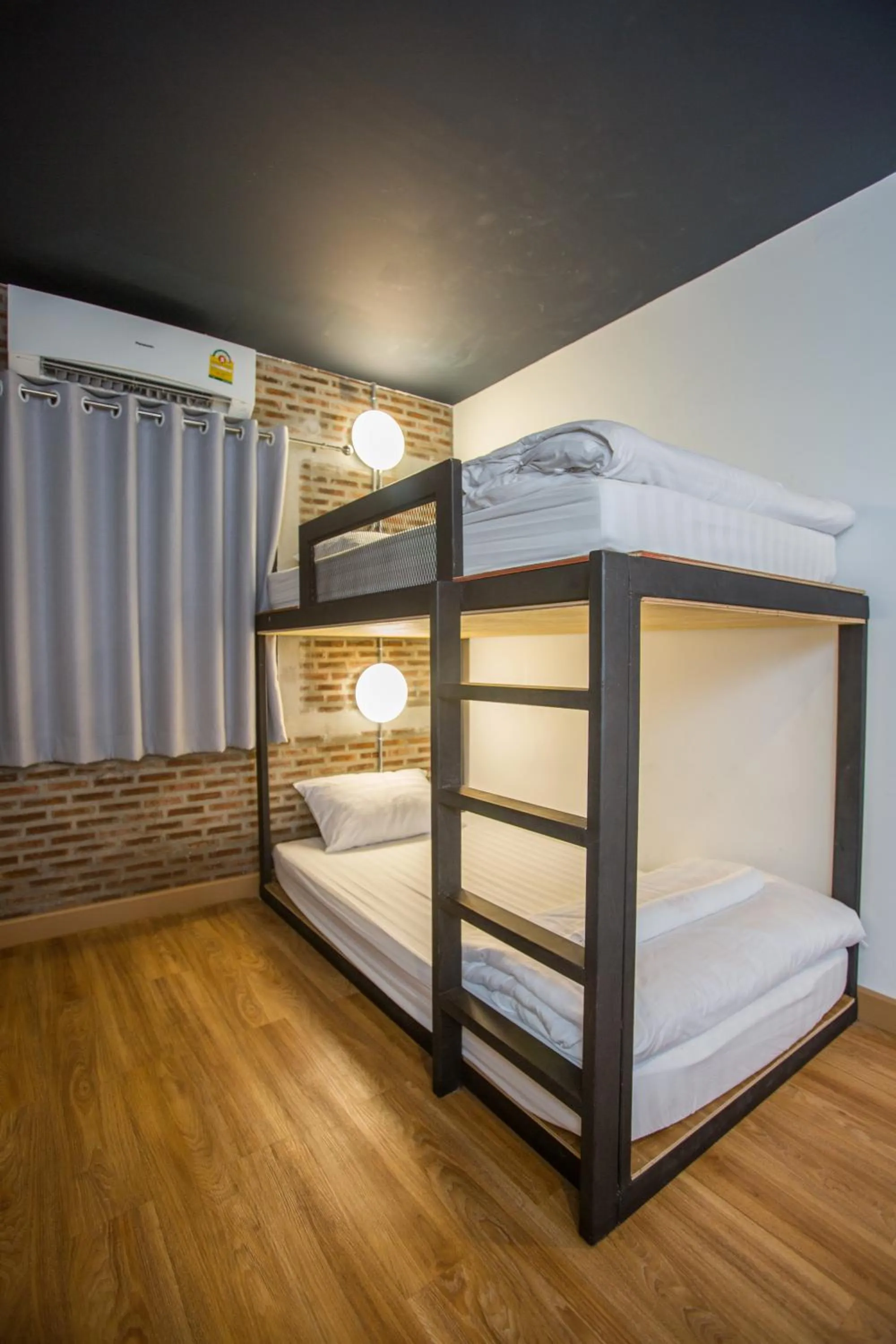 Bedroom in Give Me 5 Hostel