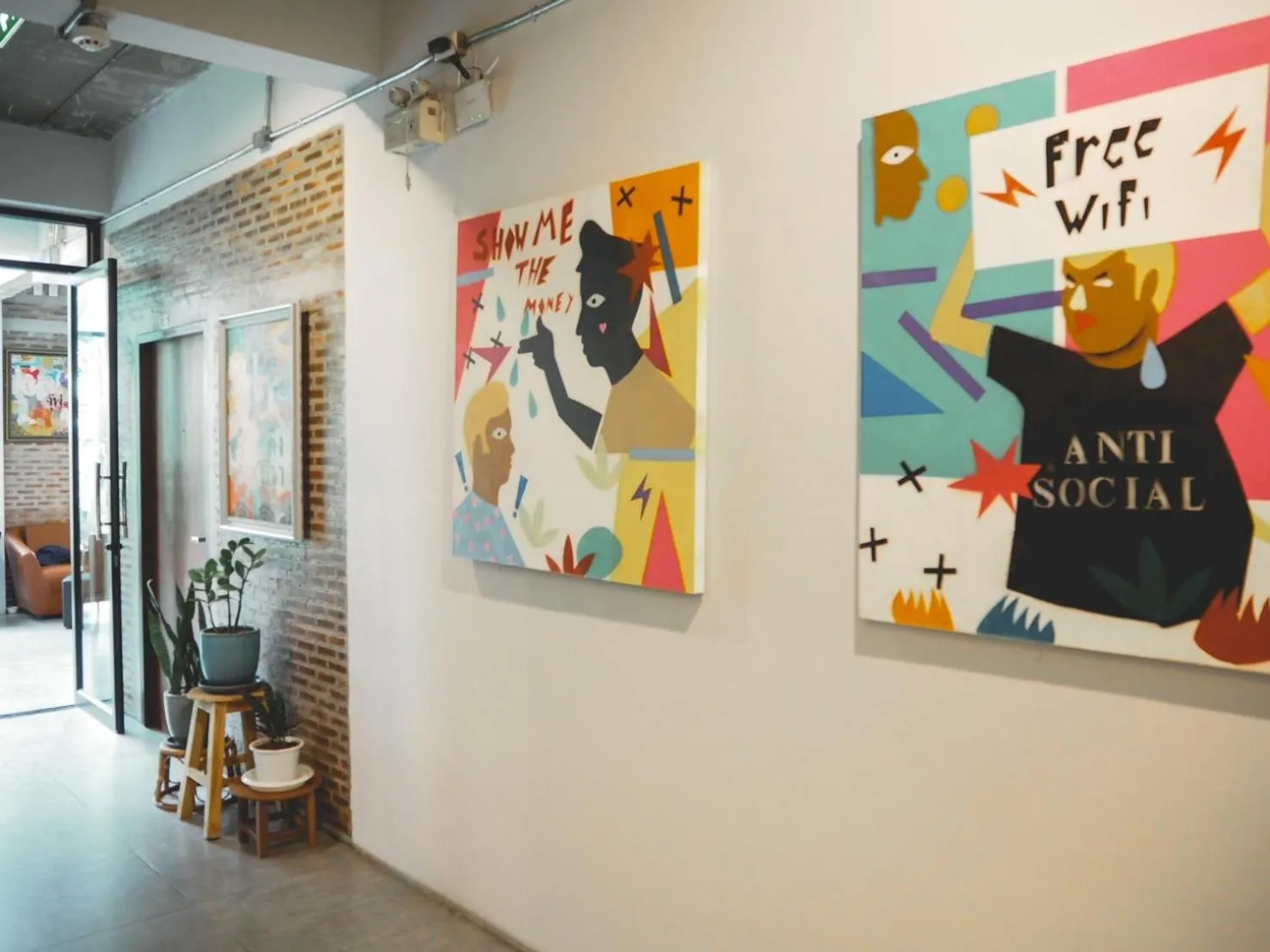 Area and facilities in Give Me 5 Hostel