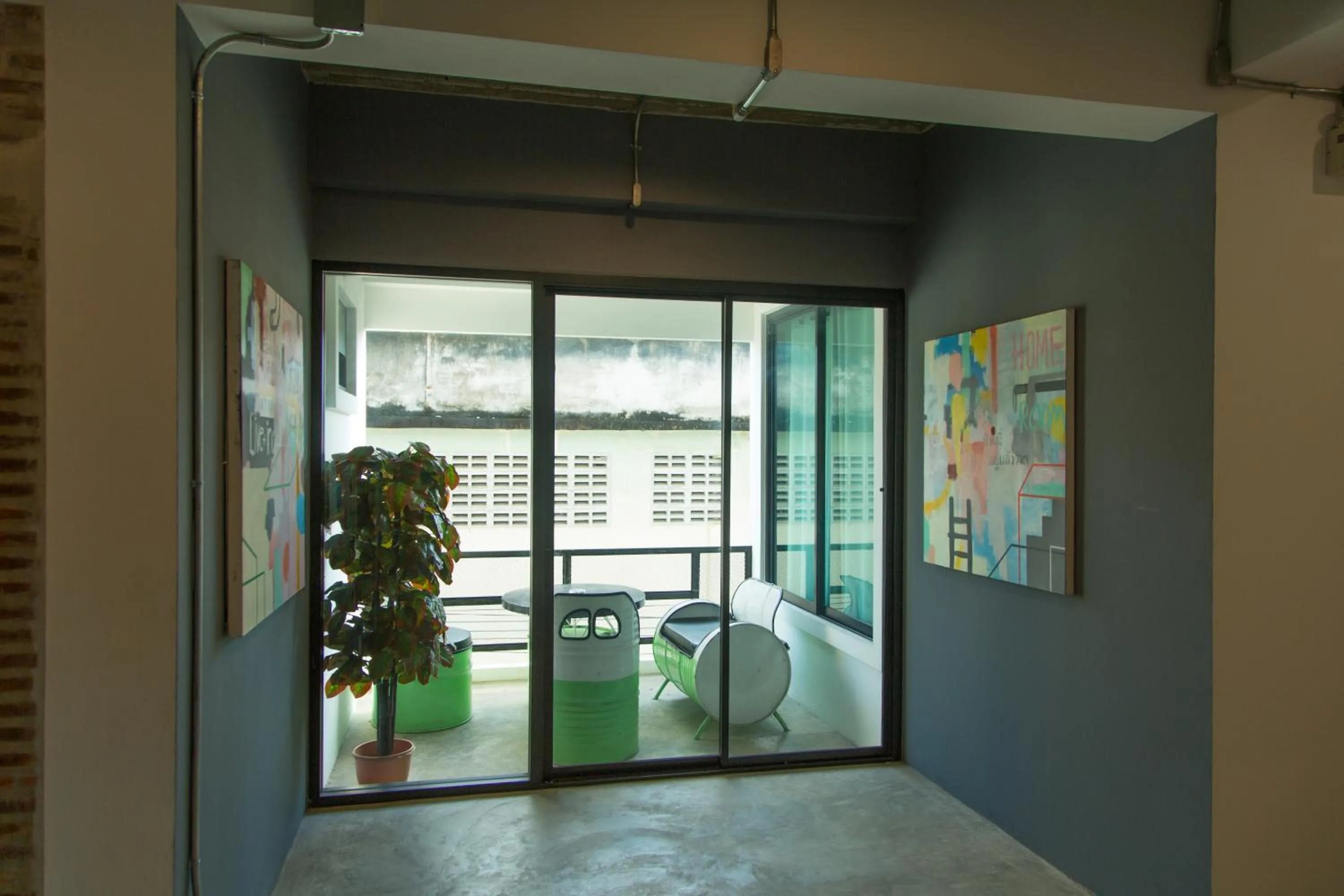 Decorative detail in Give Me 5 Hostel