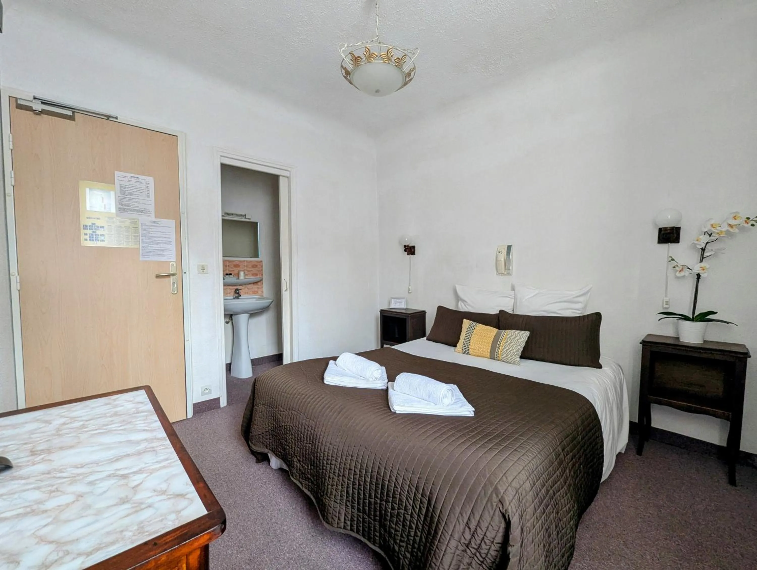 Photo of the whole room, Bed in L'Aiguebelle