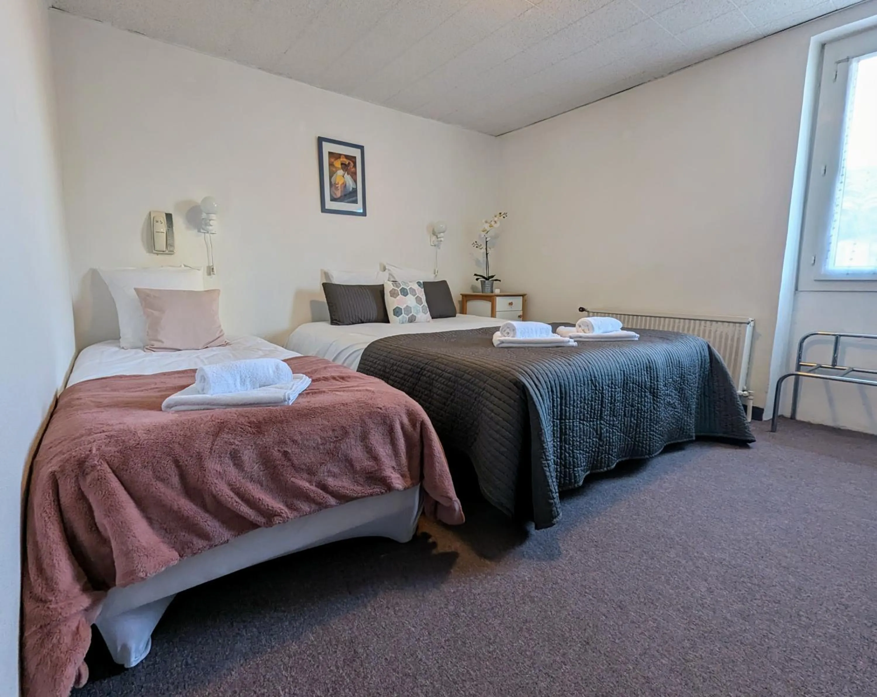 Bedroom, Bed in L'Aiguebelle