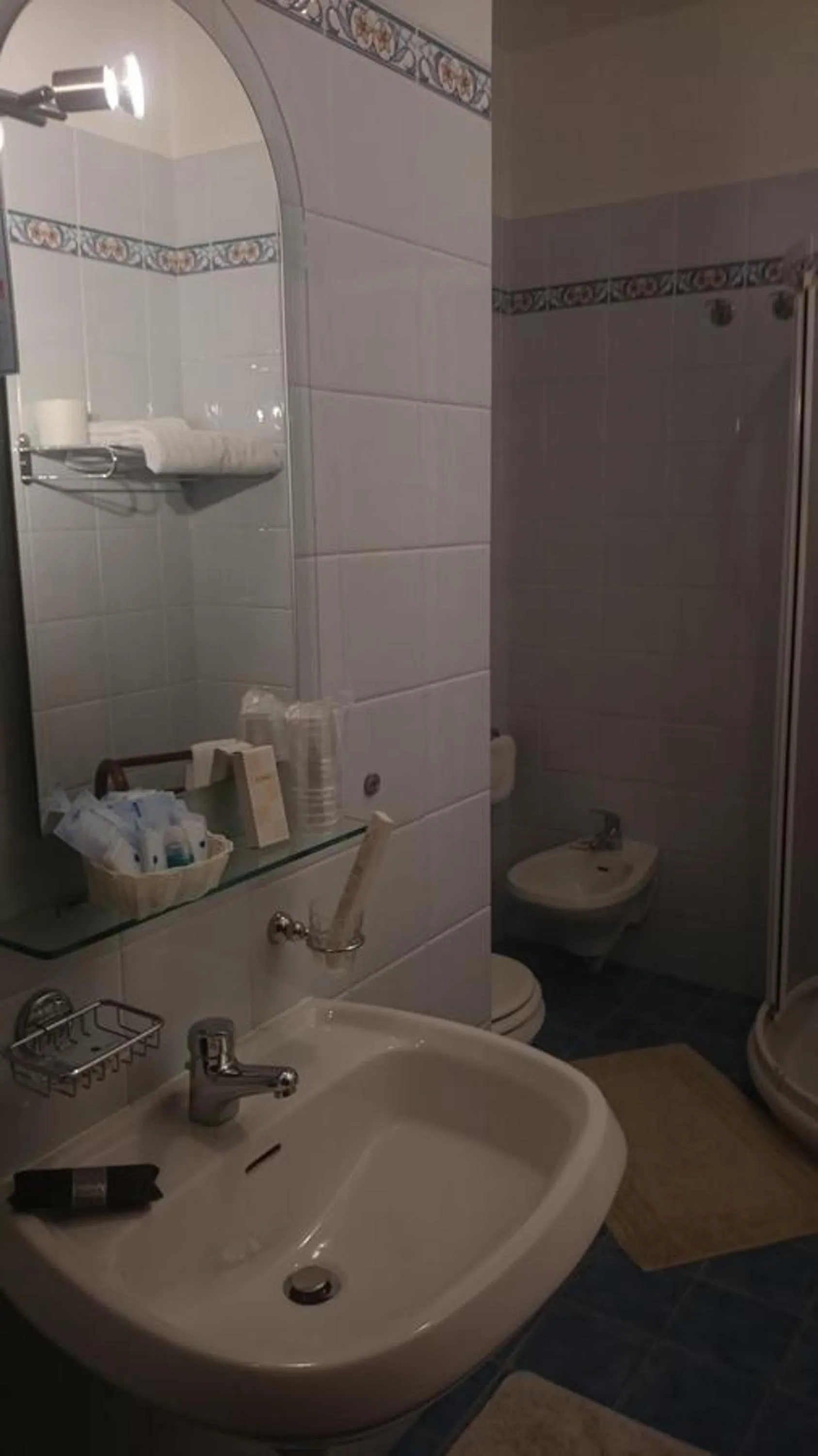 Bathroom in Hotel Pescetto