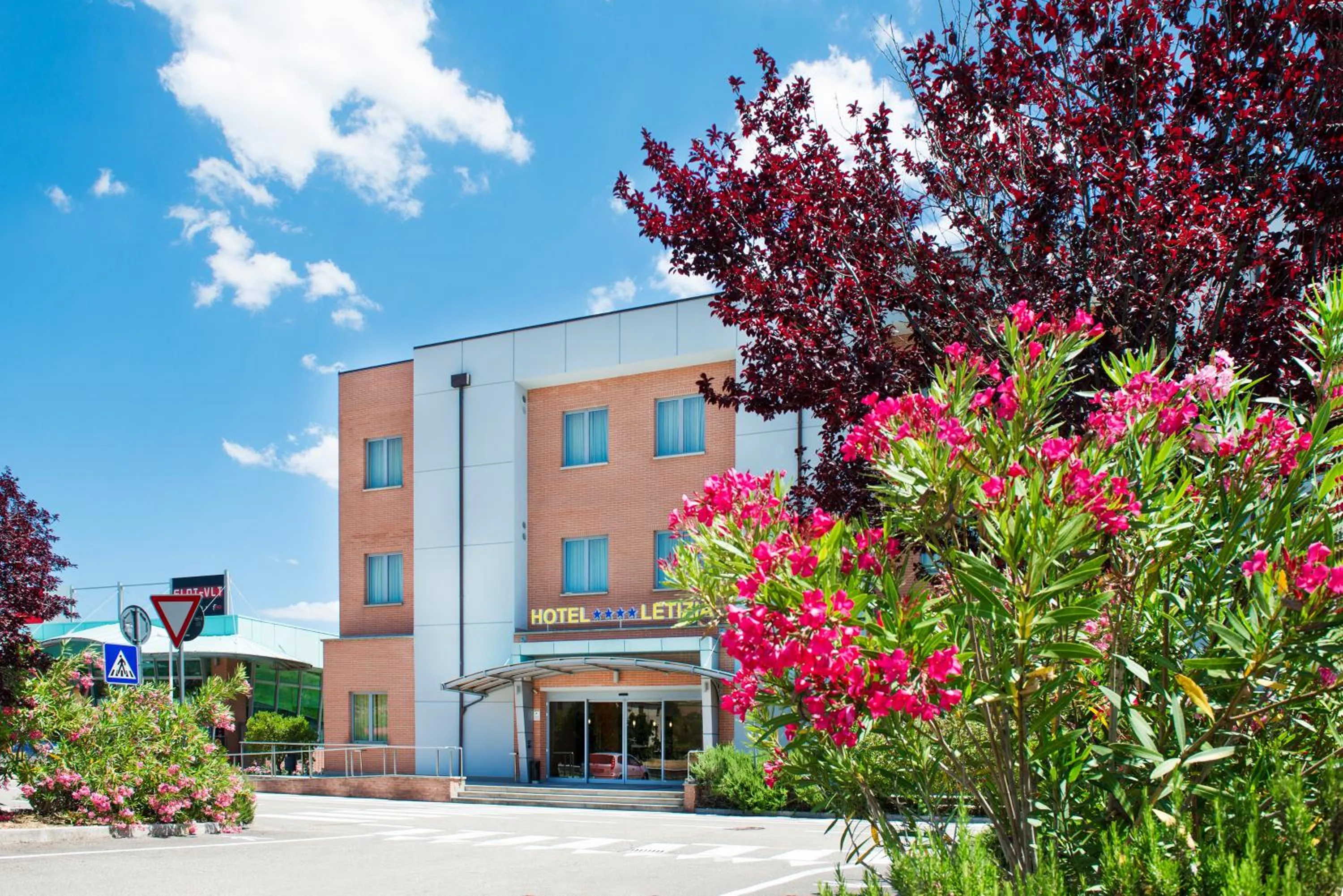 Facade/entrance in Hotel Letizià
