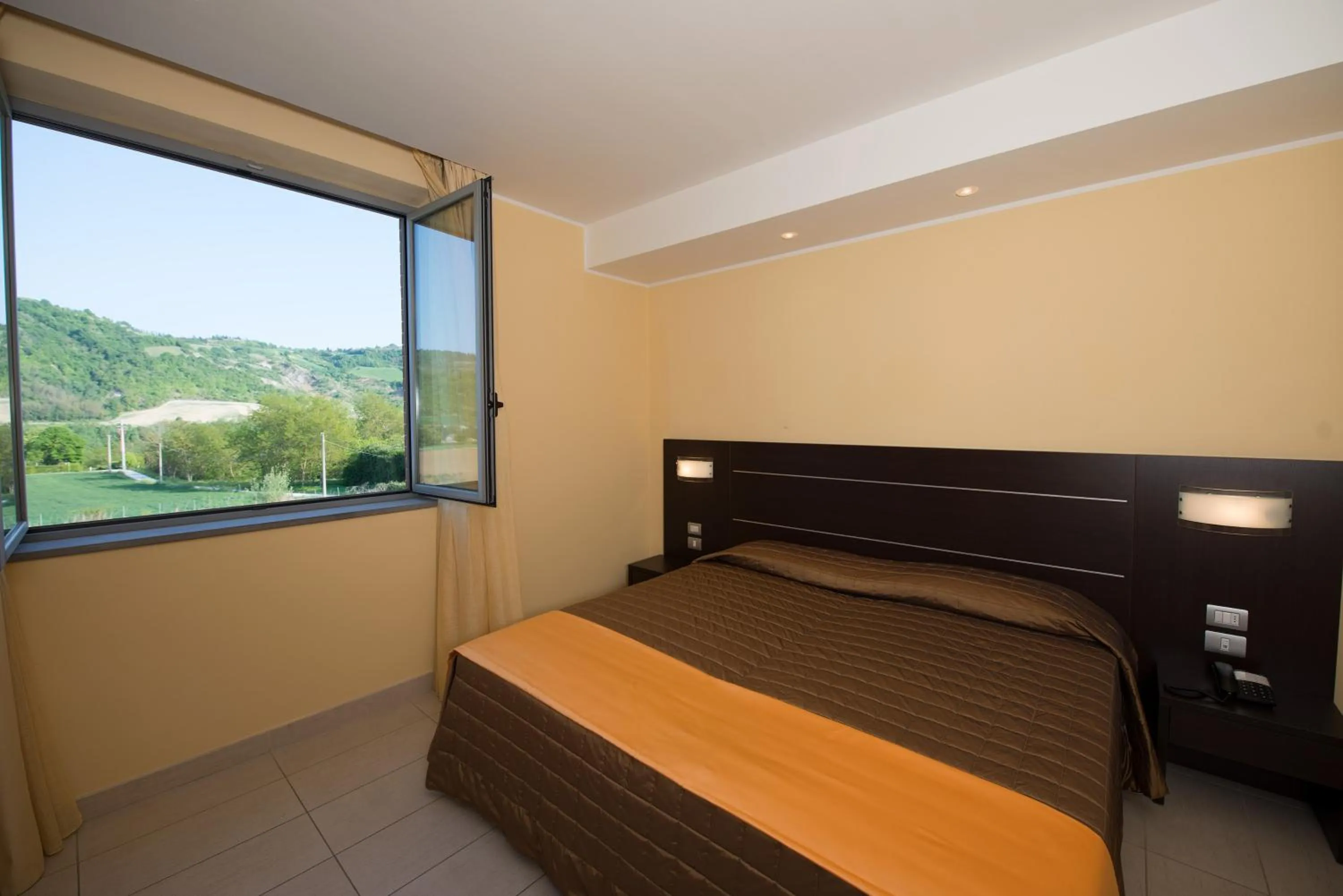 Bedroom, Bed in Hotel Letizià