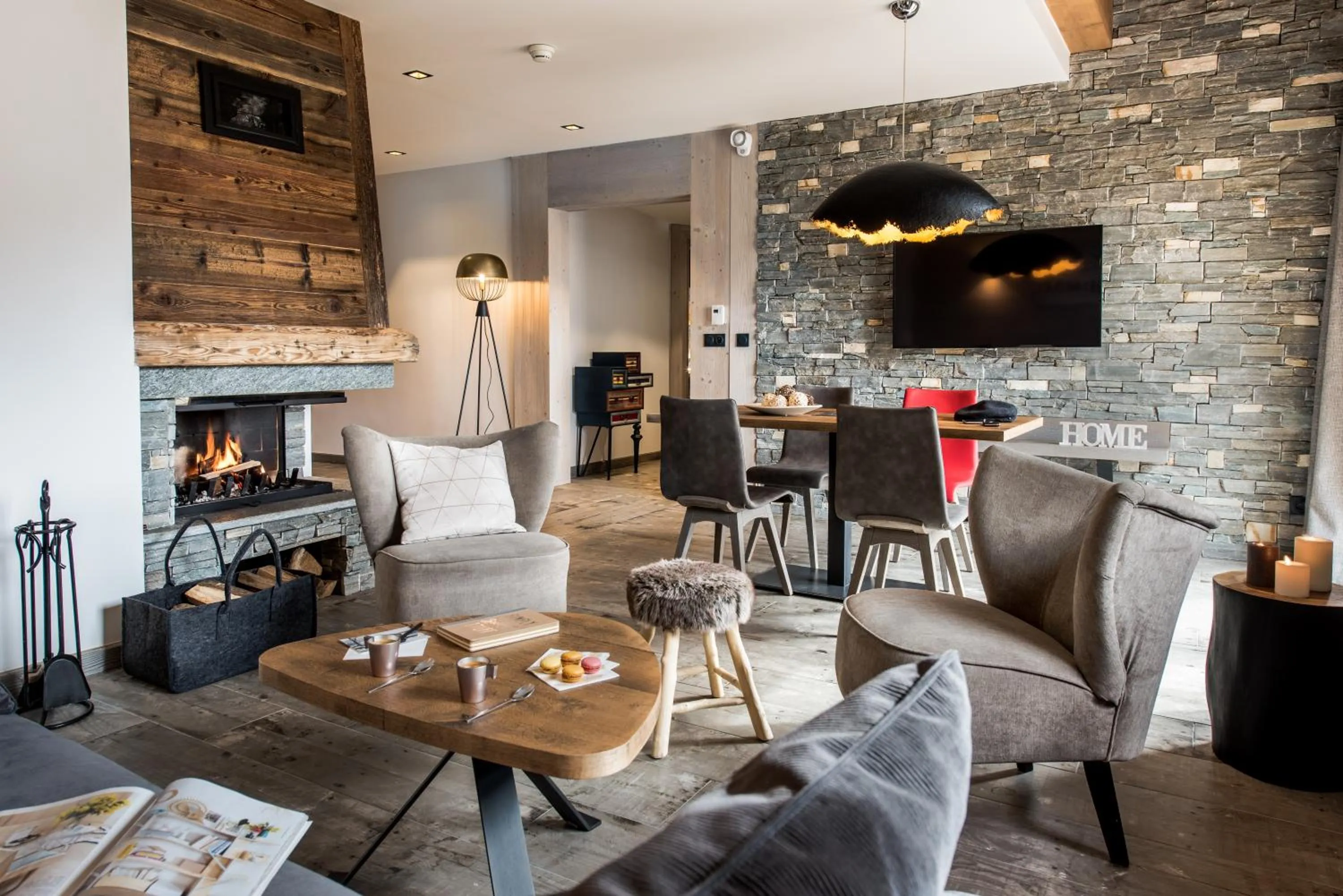 Living room in Chalet Skadi - Village Montana