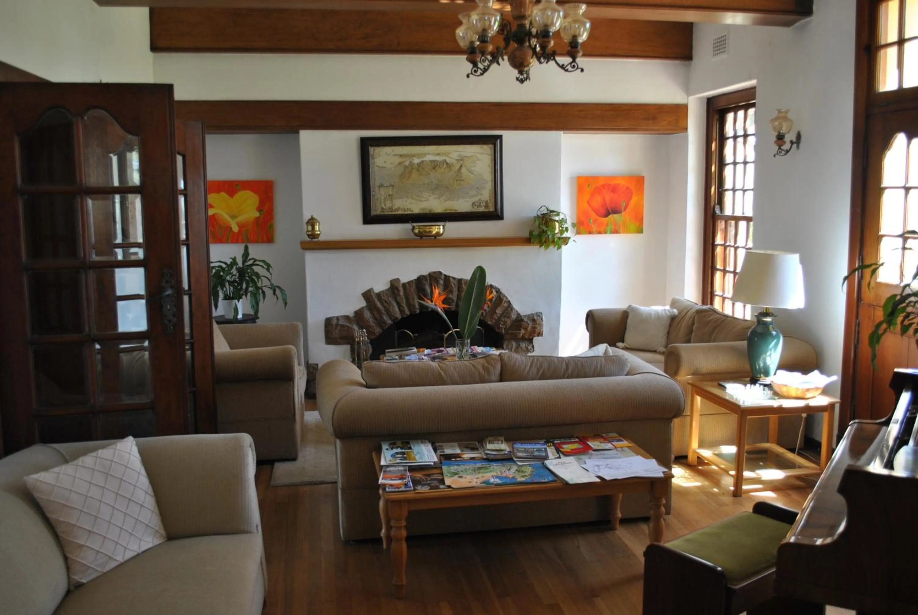 Communal lounge/ TV room in Cotswold House