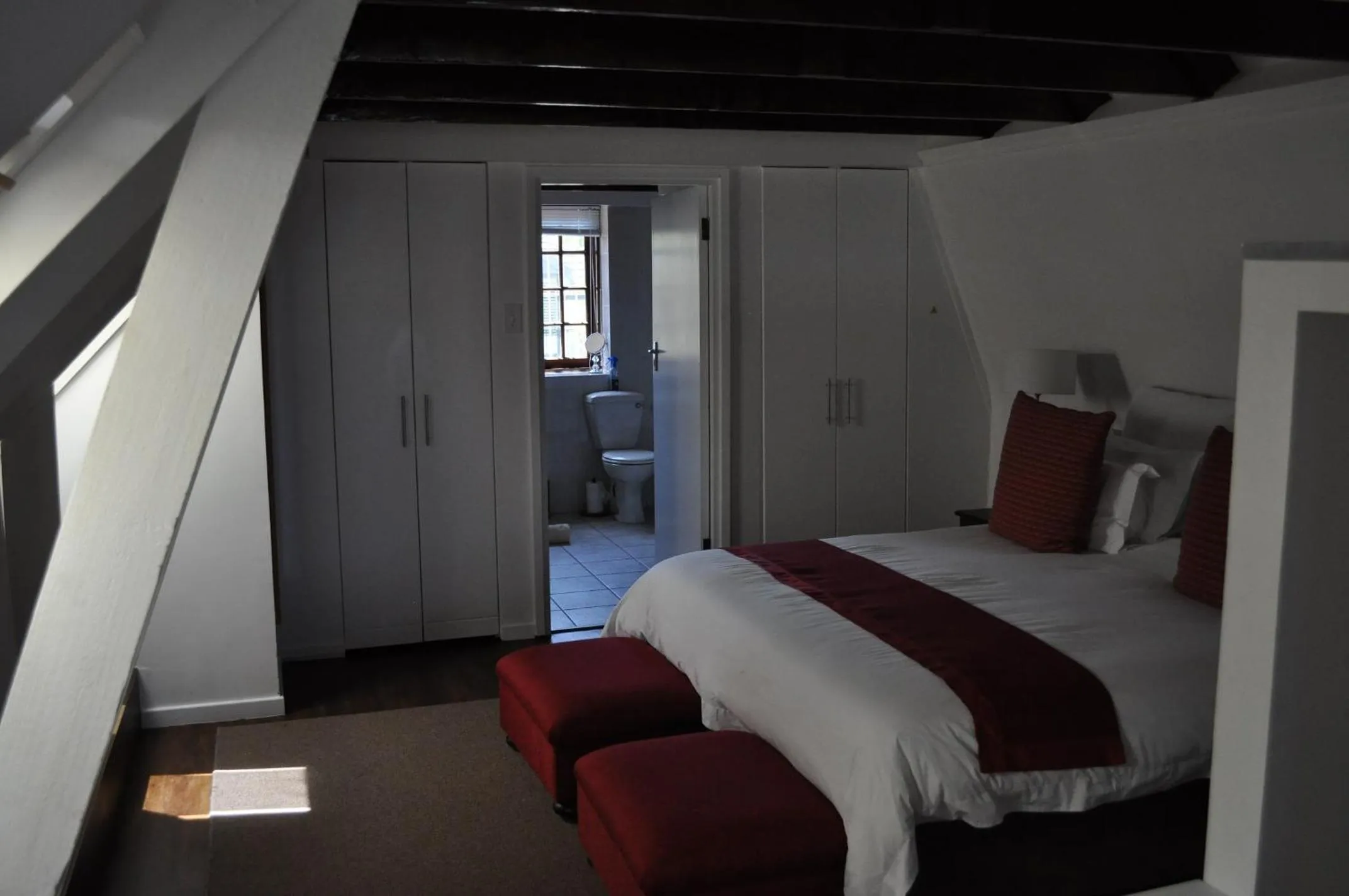Bedroom, Bed in Cotswold House