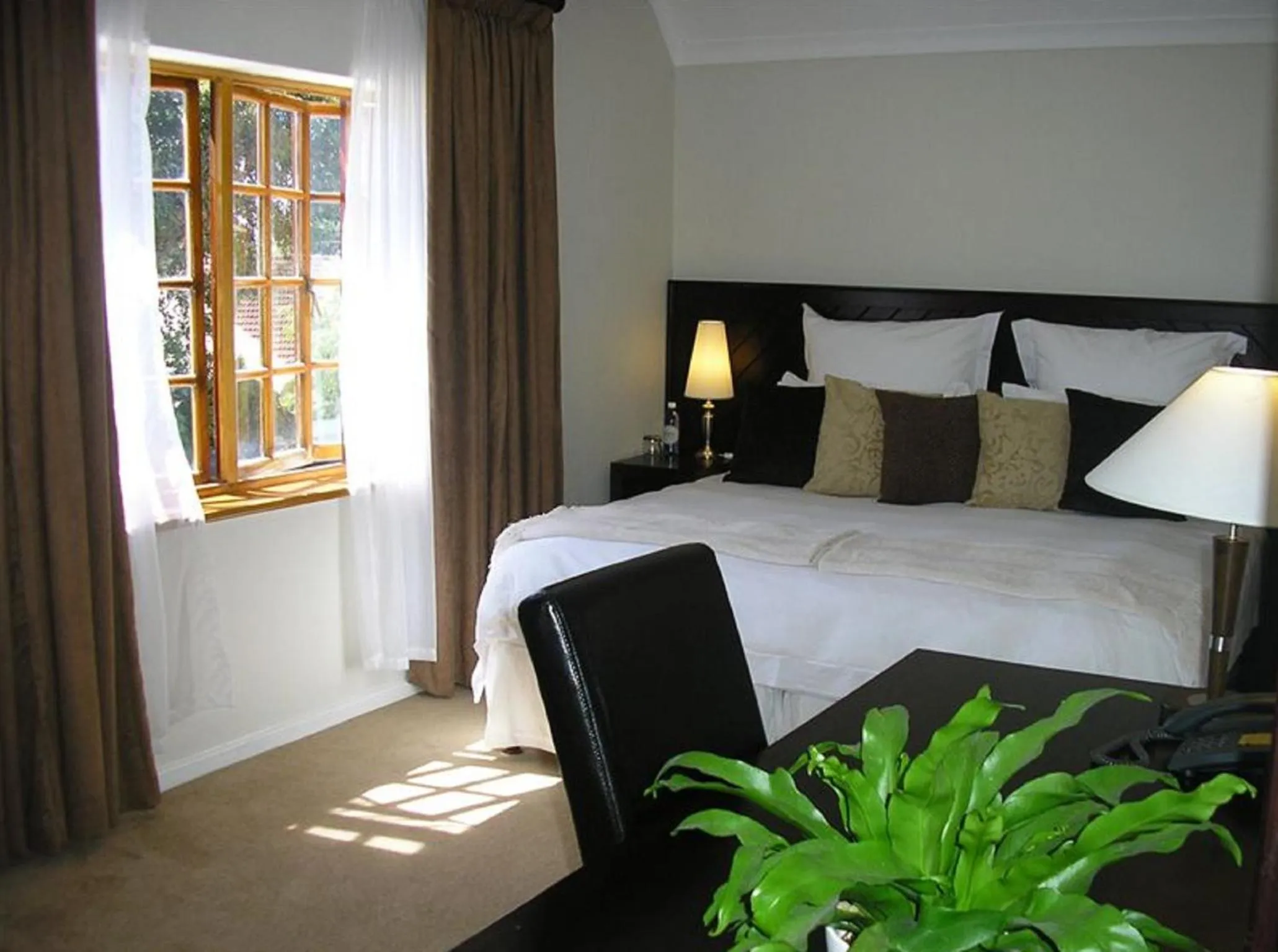 Bedroom, Bed in Cotswold House