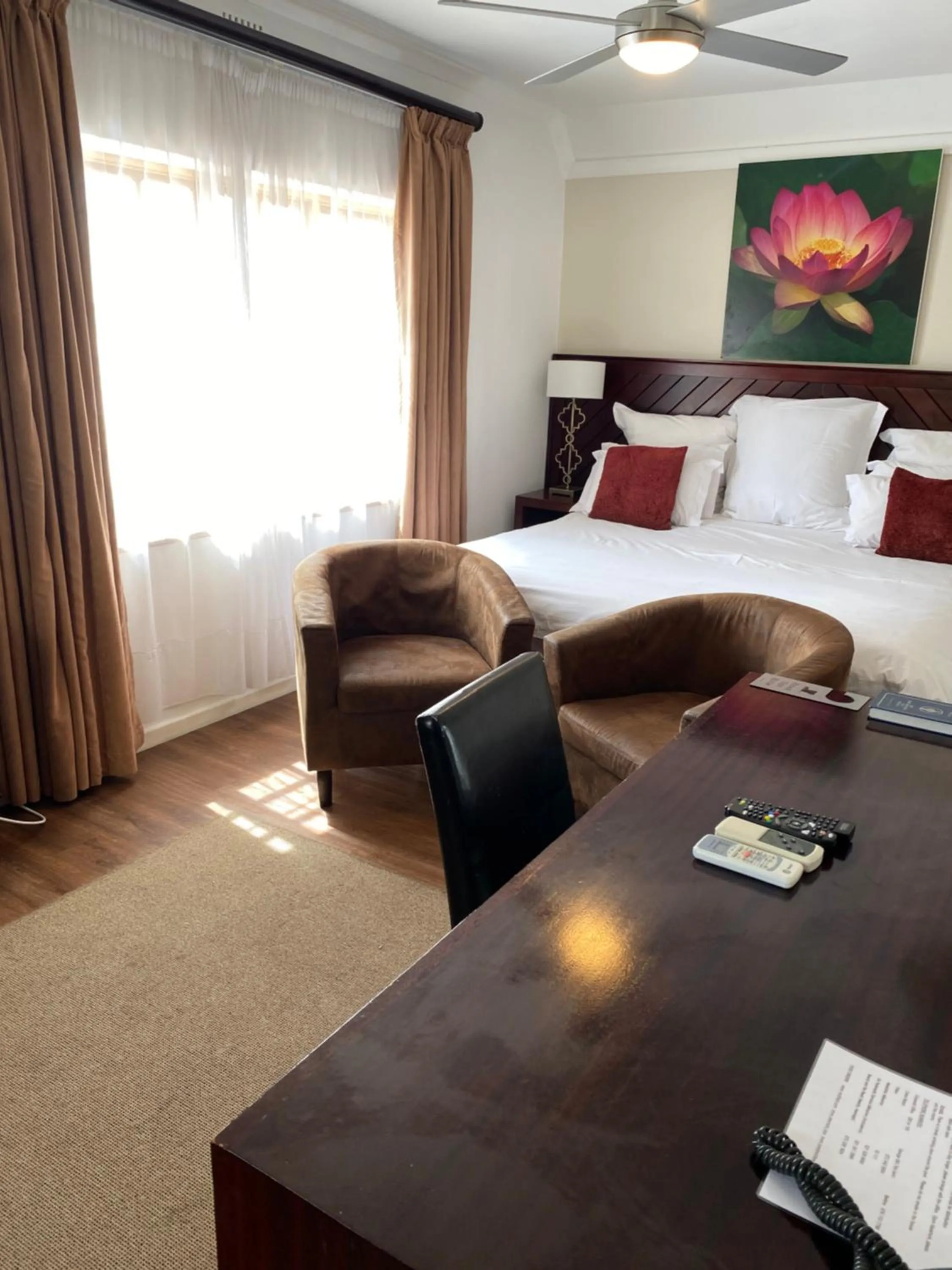 Bedroom, Bed in Cotswold House