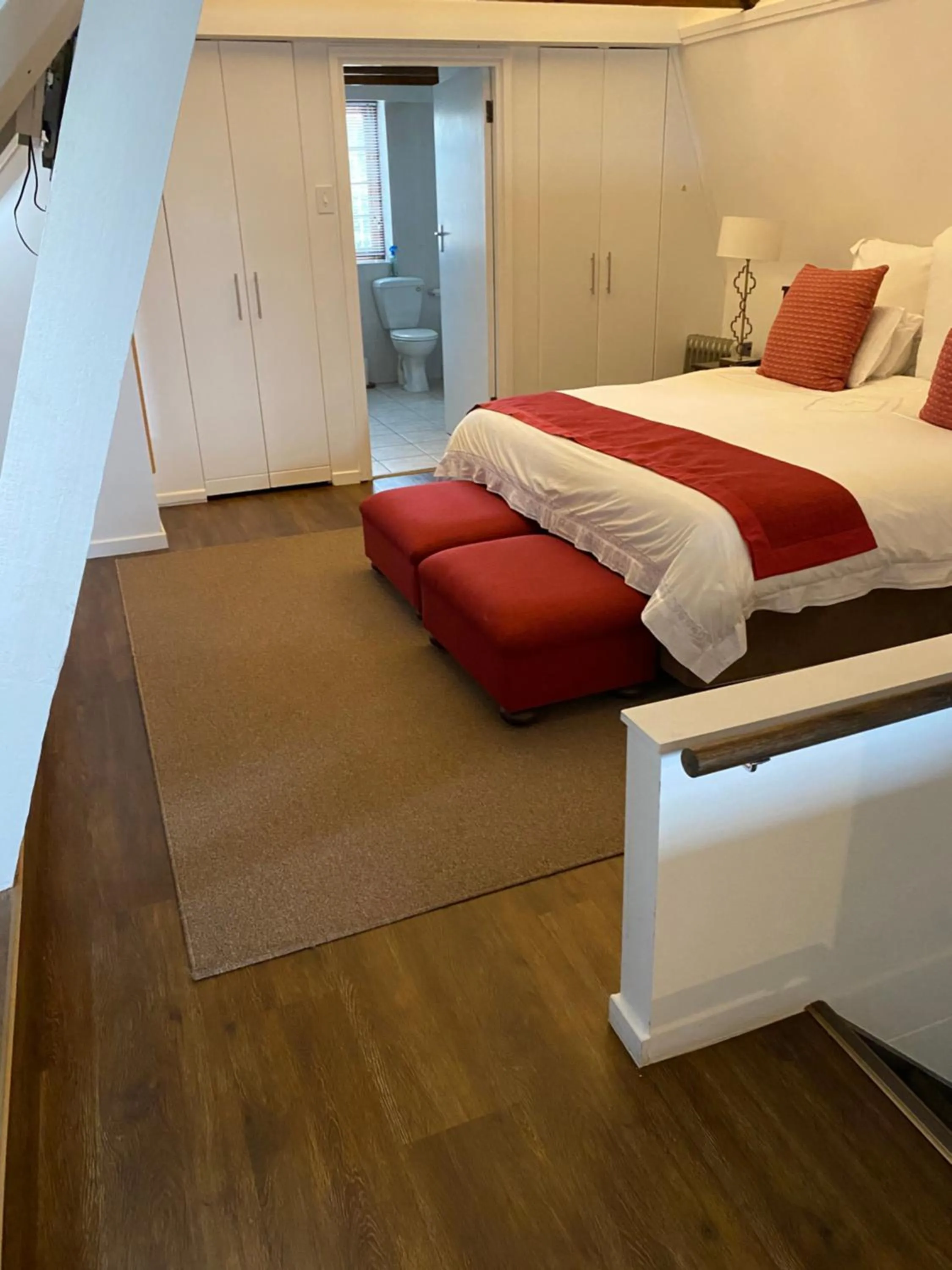 Bedroom, Bed in Cotswold House