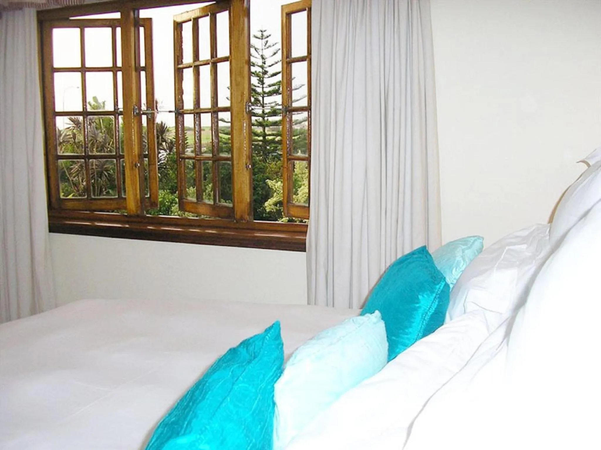 Bedroom, Bed in Cotswold House