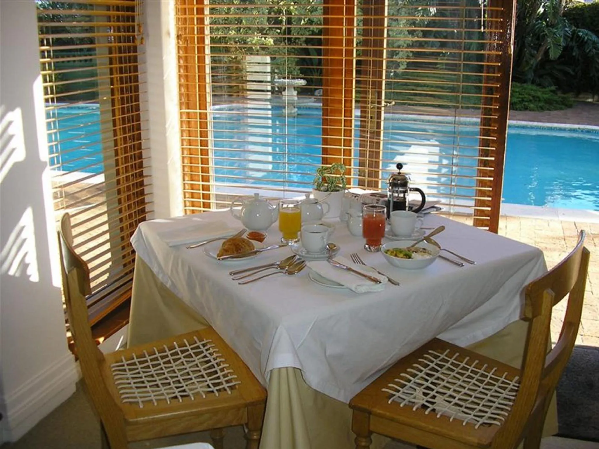 Restaurant/places to eat in Cotswold House