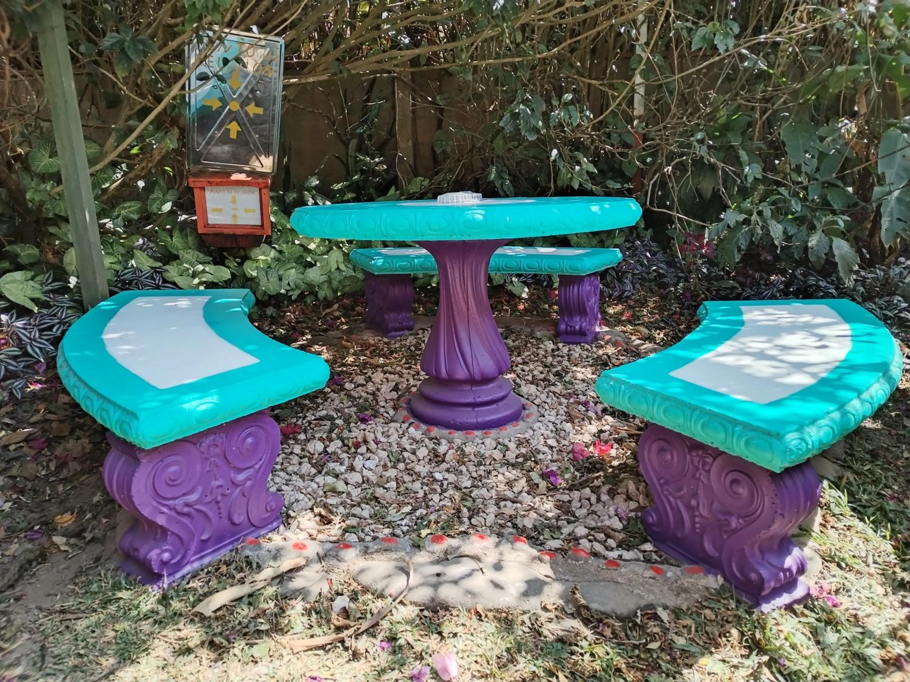 Property building in Pensión y Cabinas Colibrí B&B Costa Rica