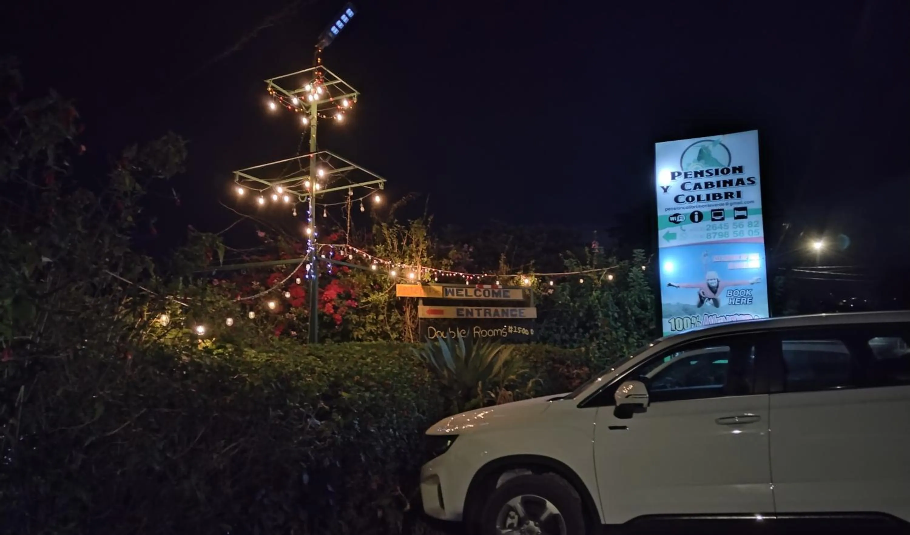 Property building in Pensión y Cabinas Colibrí B&B Costa Rica