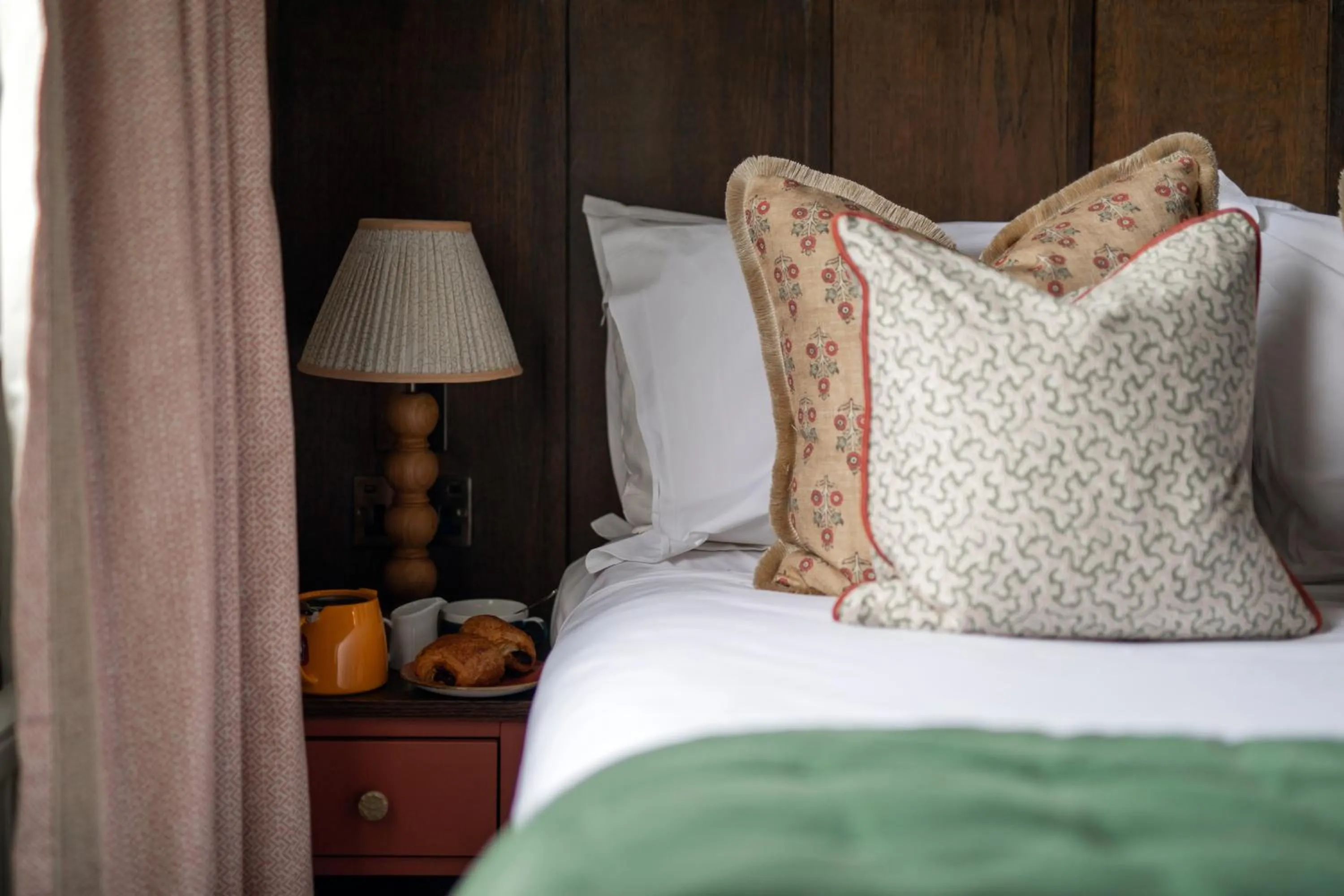 Bedroom, Bed in Worplesdon Place Hotel