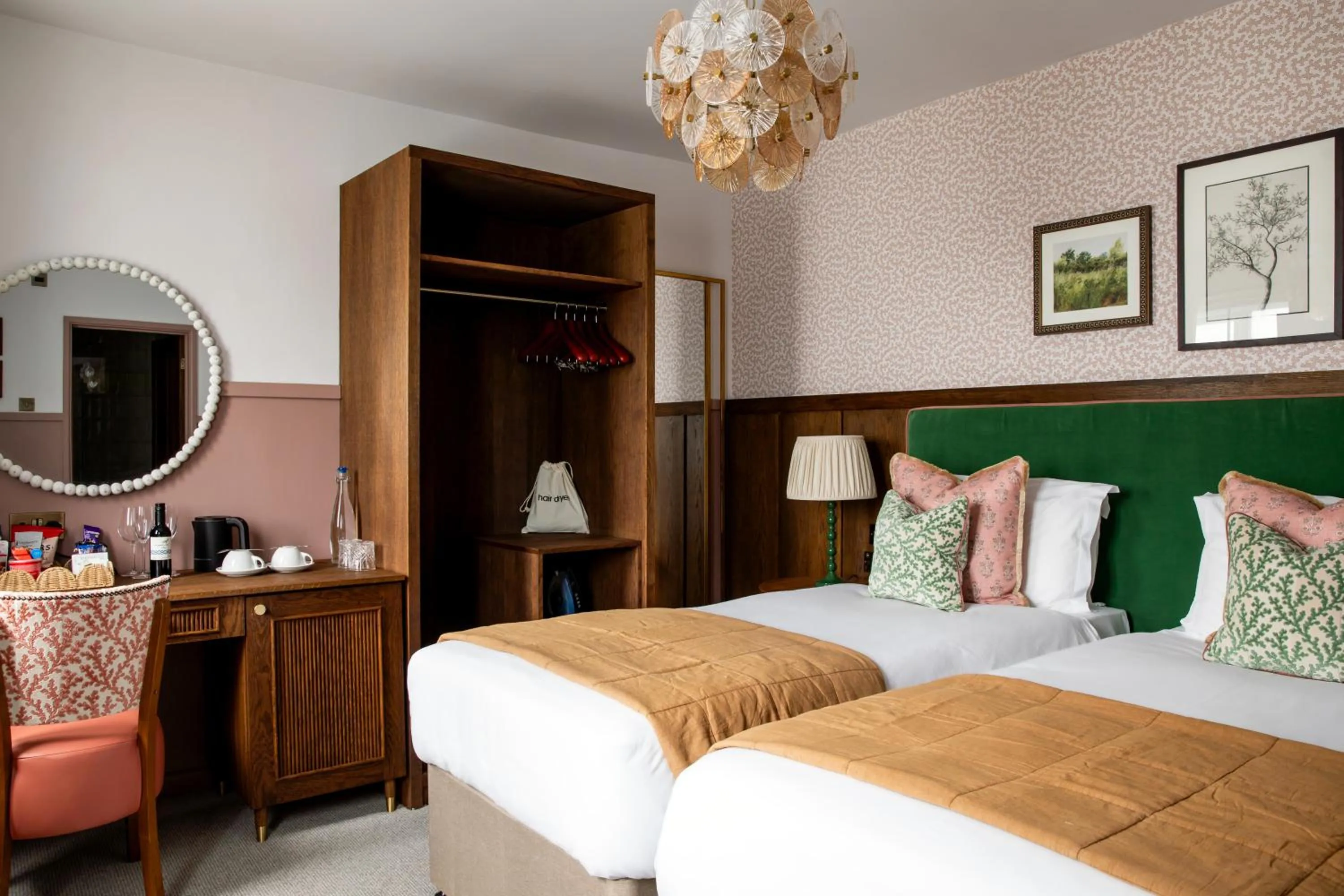 Bedroom, Bed in Worplesdon Place Hotel