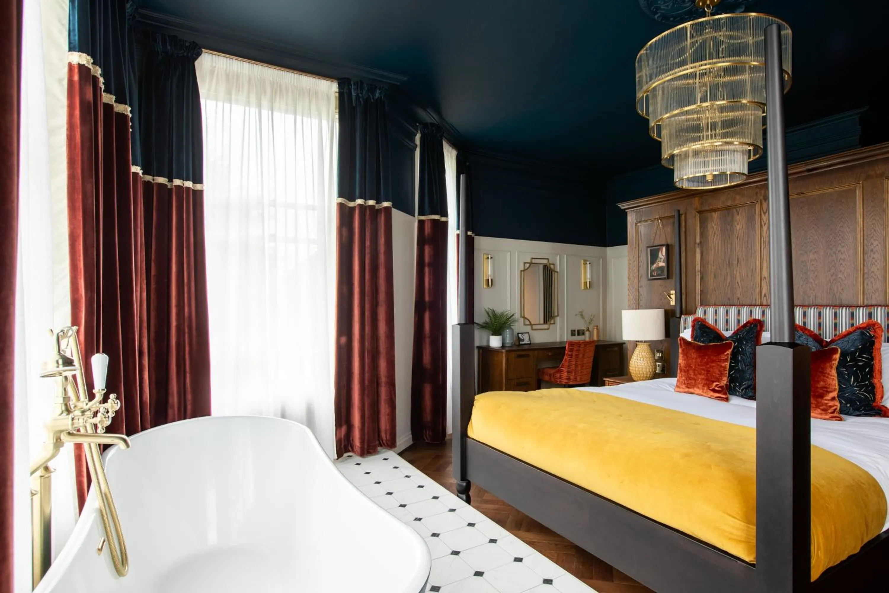 Bedroom, Bed in Worplesdon Place Hotel