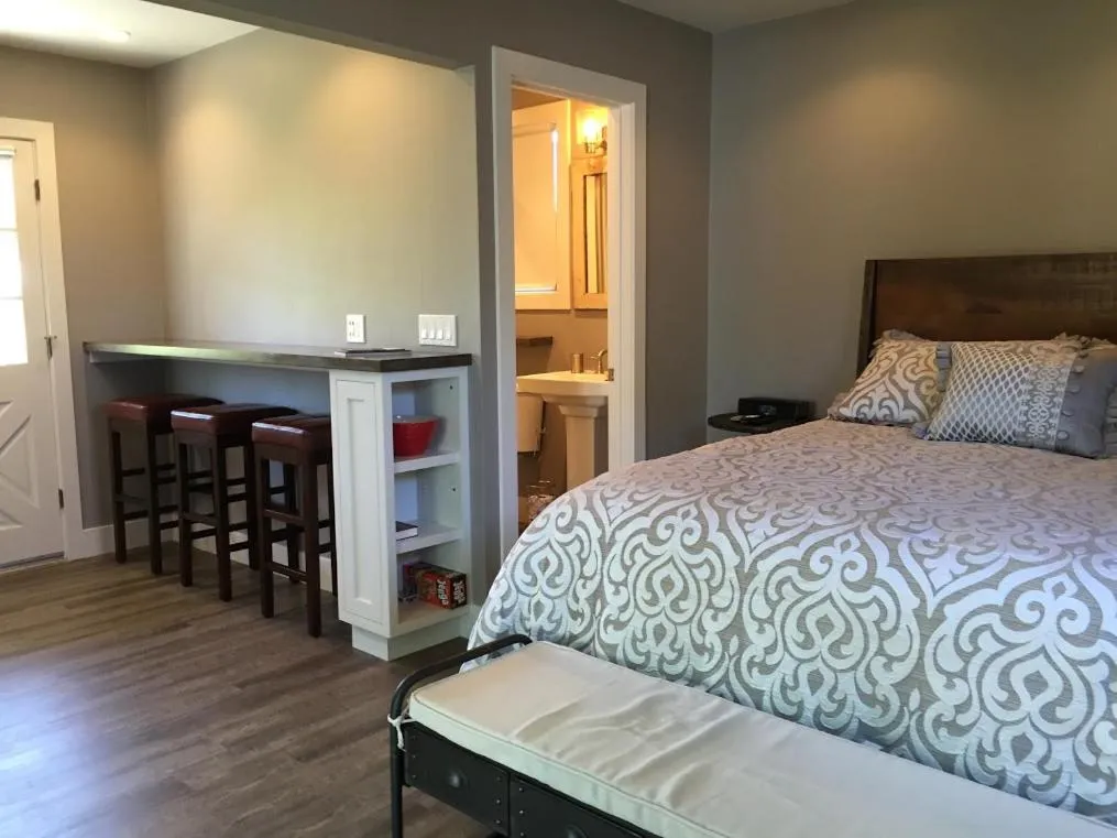 Bed in Andrea's Hidden Cottage