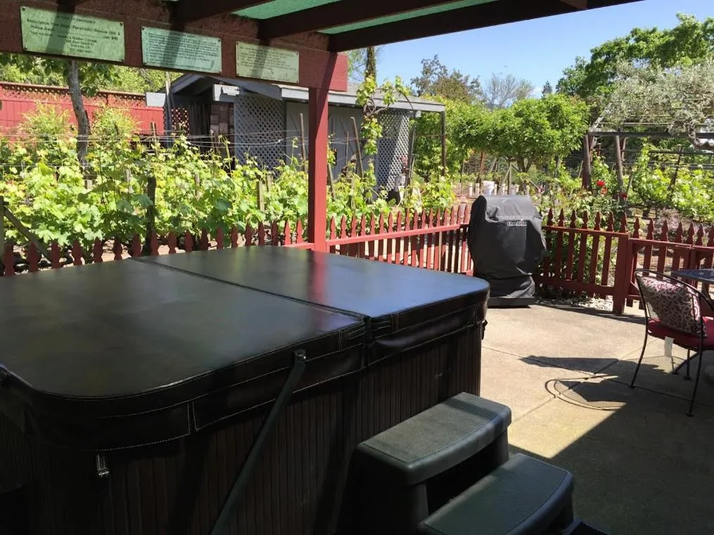 Andrea's Hidden Cottage