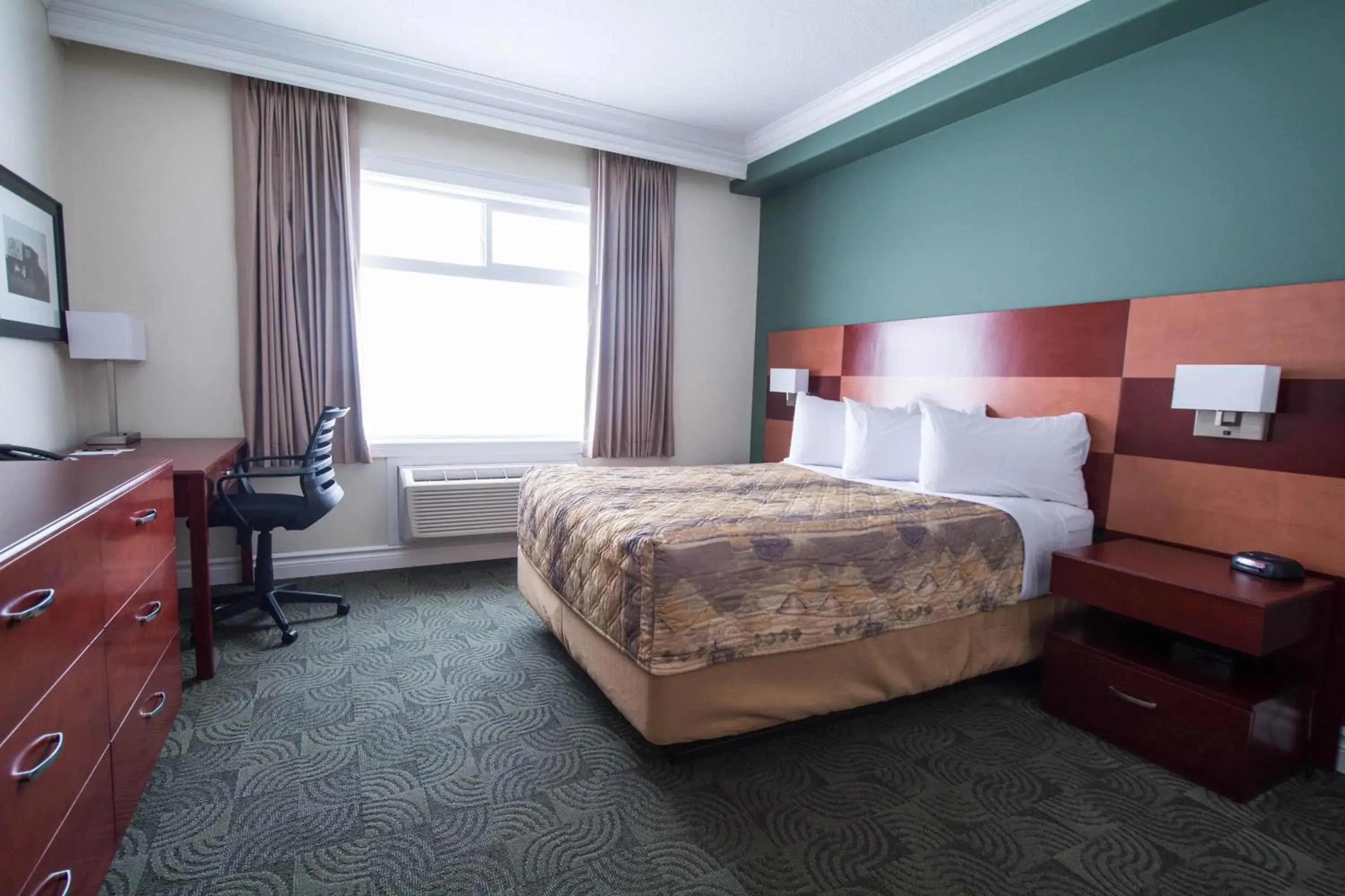 Queen Room in Nova Inn Manning Queen Room in Nova Inn Manning