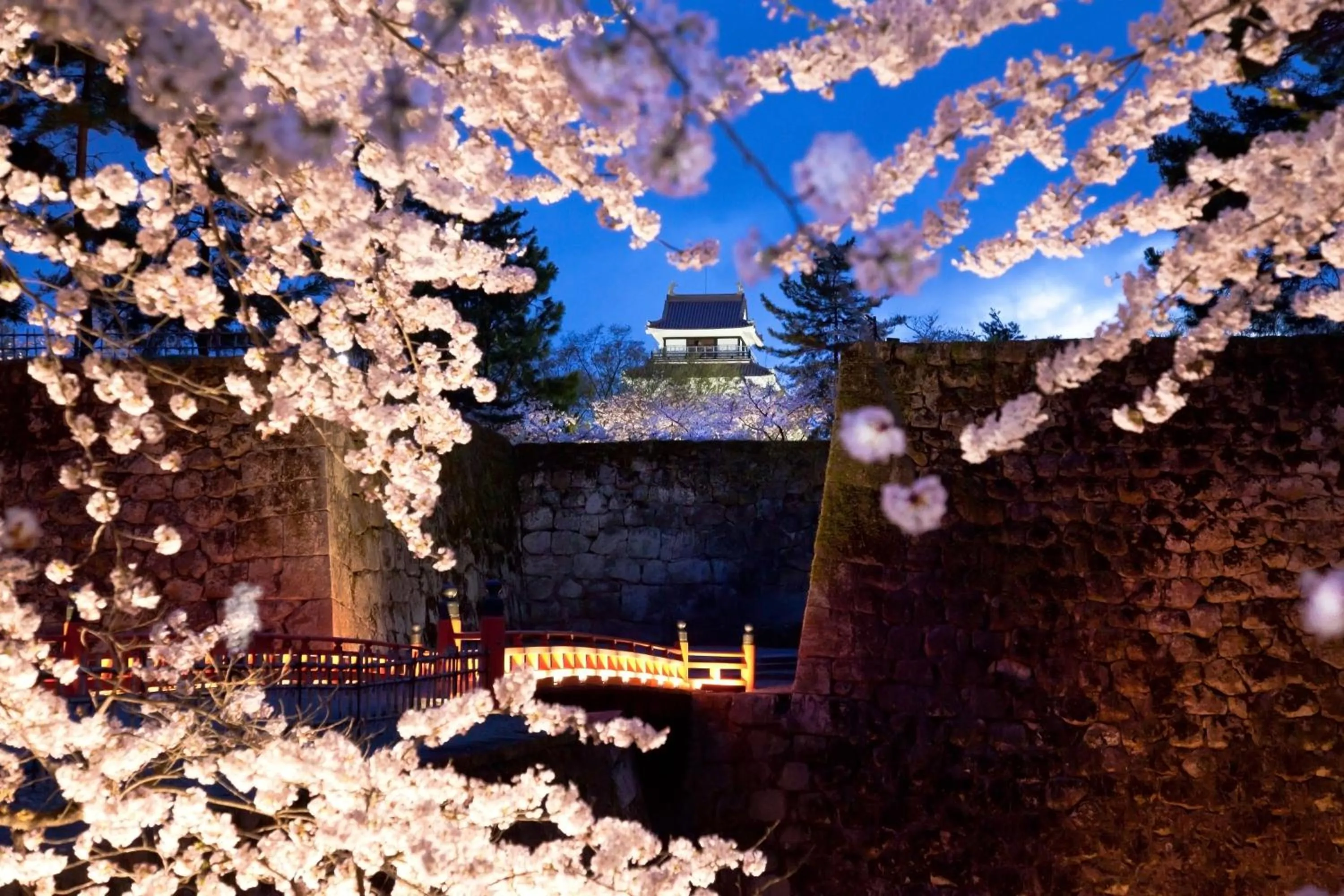 Nearby landmark in Aizu Higashiyama Onsen Shosuke no Yado Takinoyu since1880