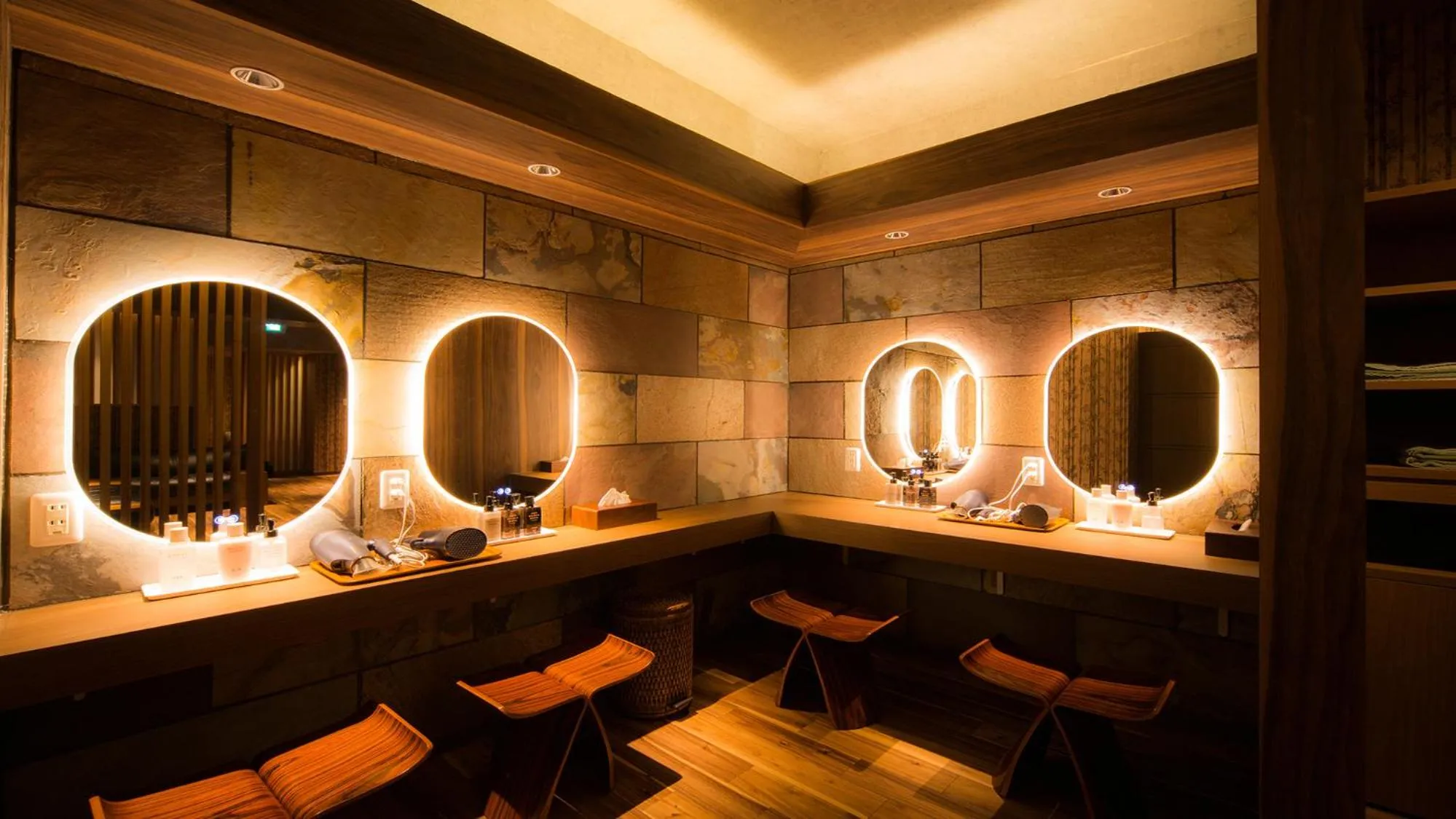 Aizu Higashiyama Onsen Shosuke no Yado Takinoyu since1880