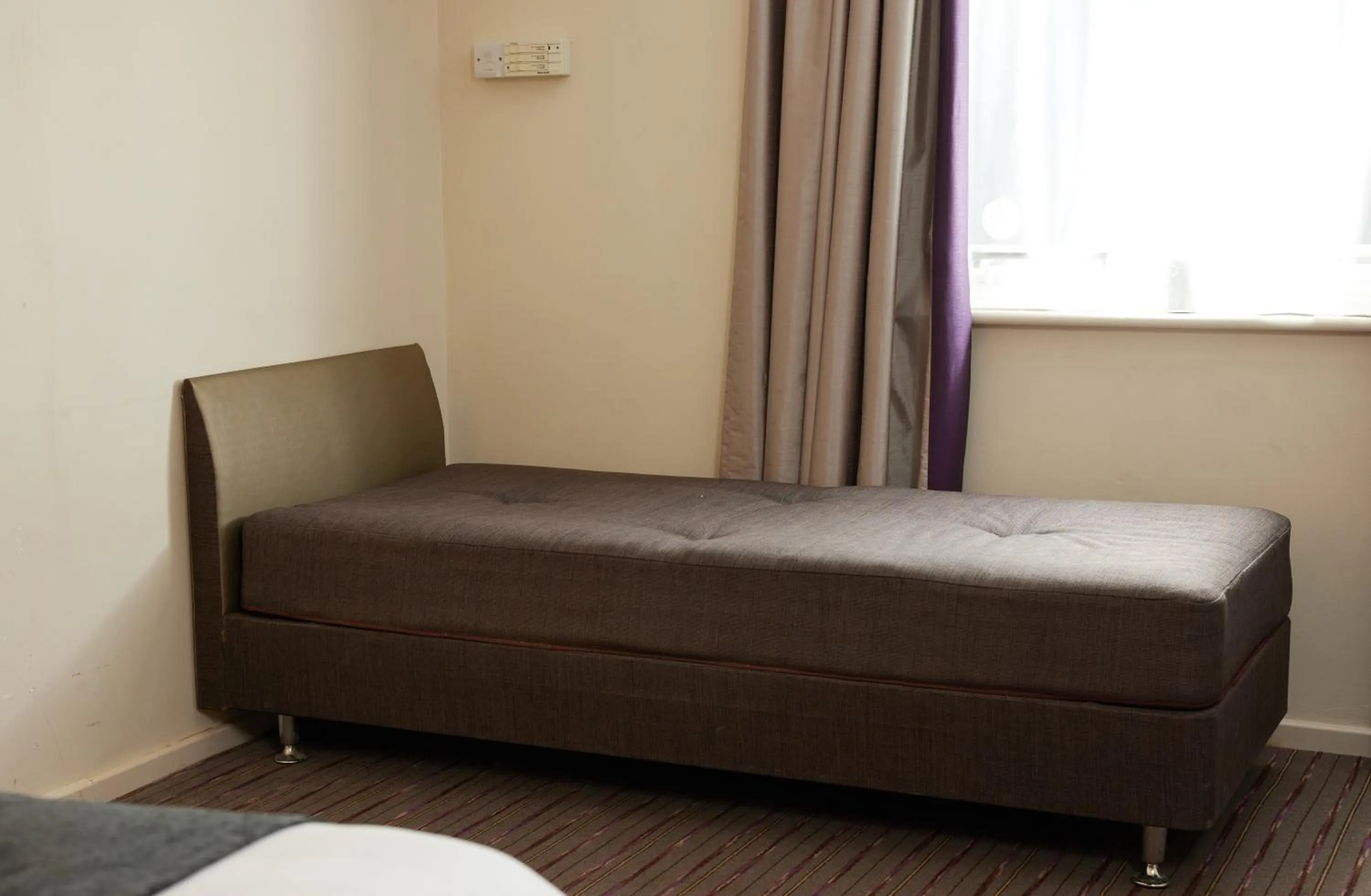 Seating area, Bed in The Quays by Greene King Inns