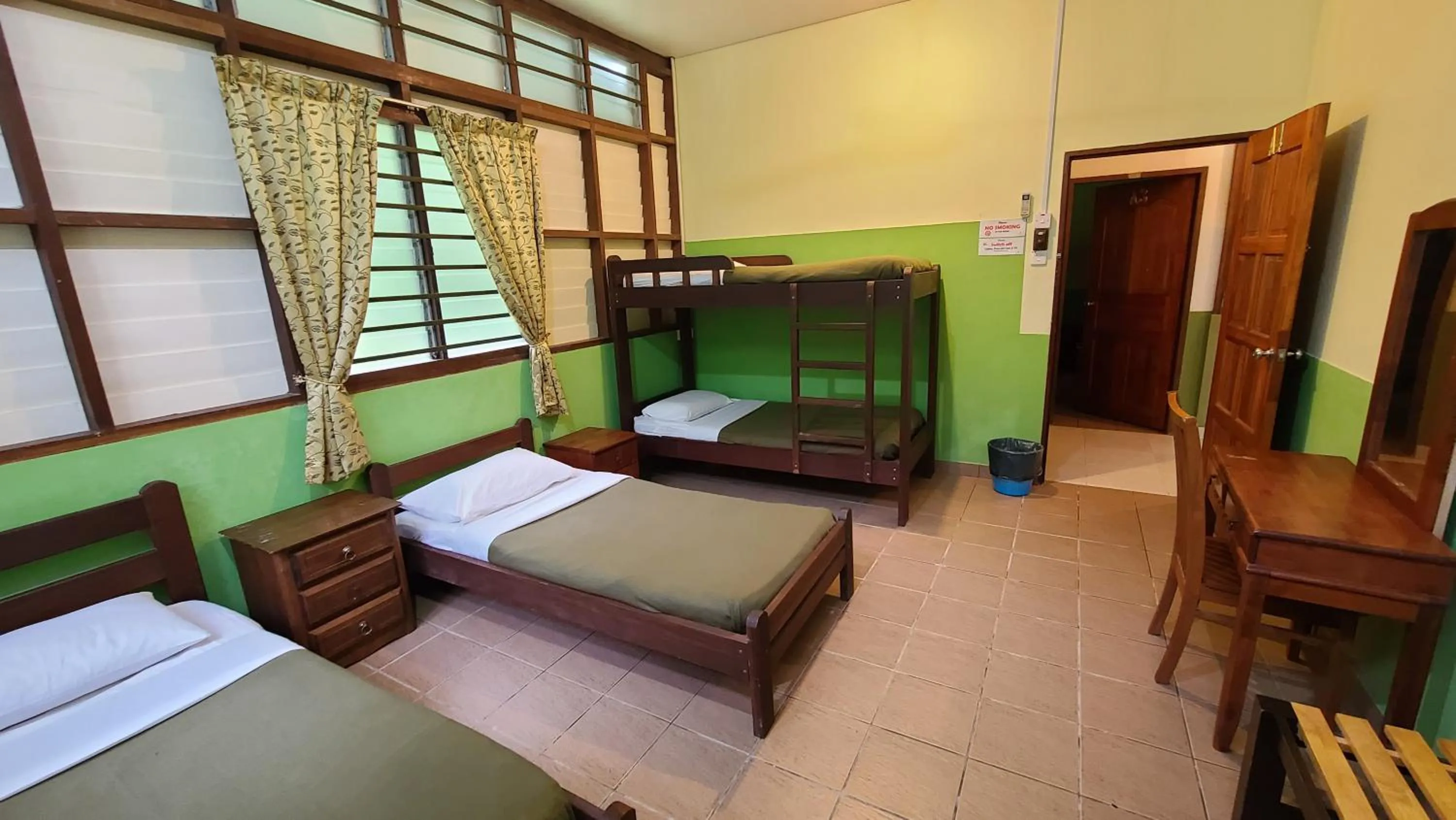 Photo of the whole room, Bed in Sepilok B&B