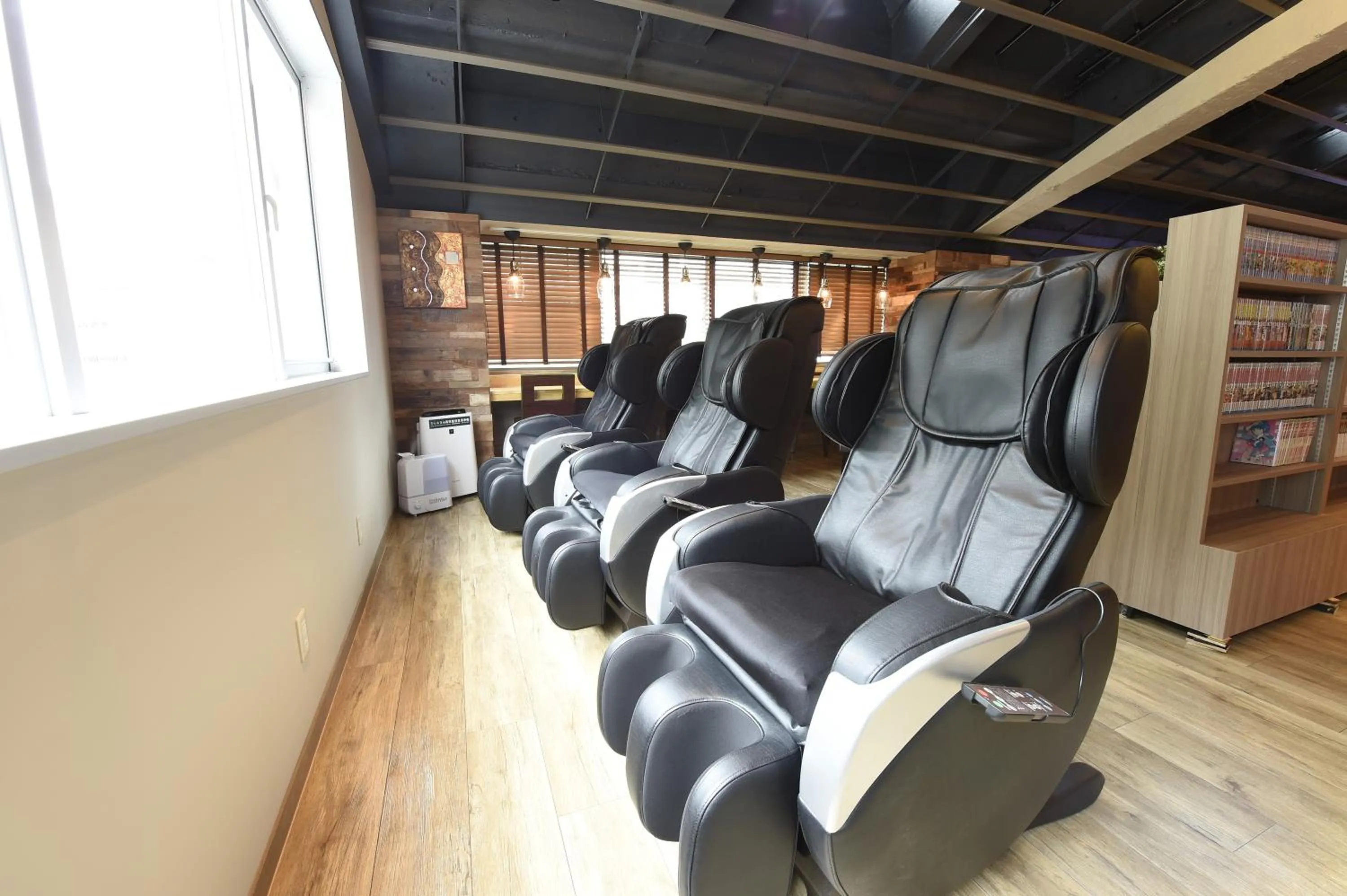 Communal lounge/ TV room in Anshin Oyado Ogikubo near Shinjuku