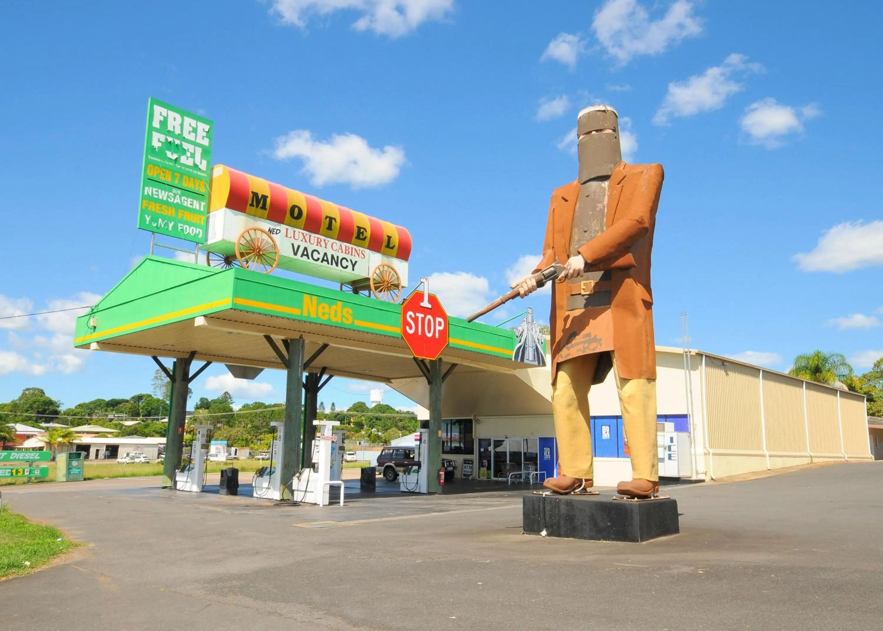 Facade/entrance in Ned Kelly's Motel