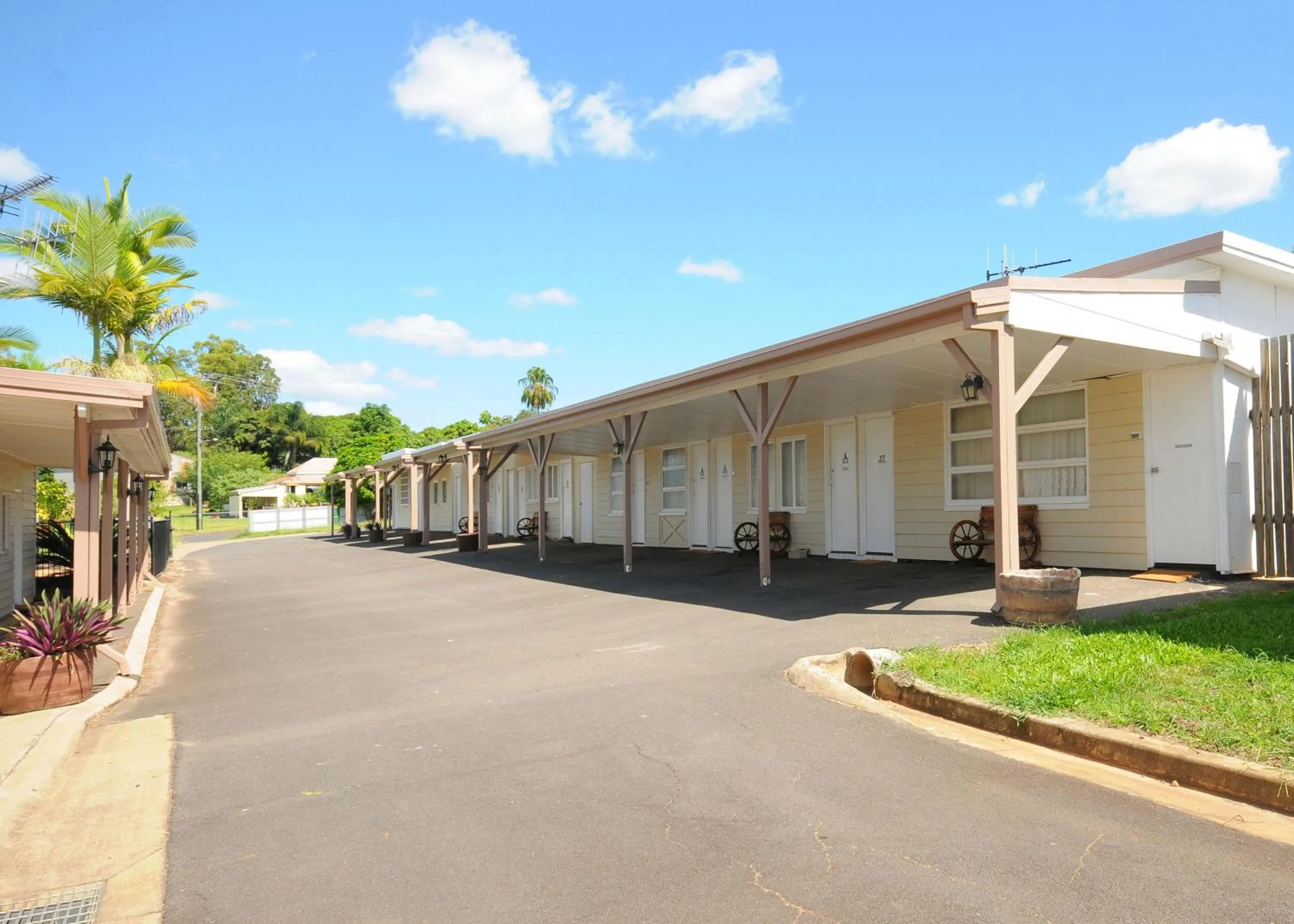 Facade/entrance in Ned Kelly's Motel
