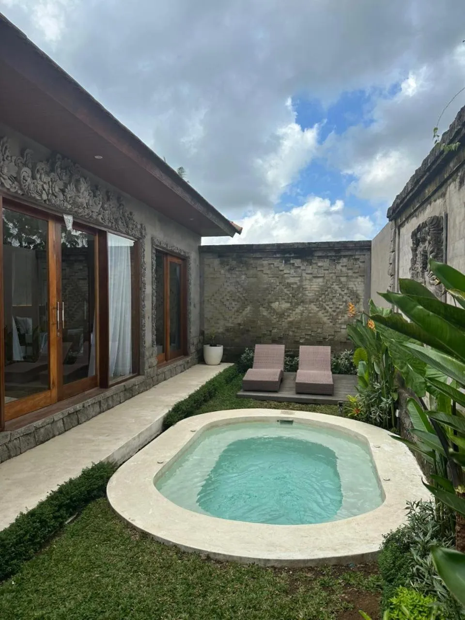 sunbed in Ubud Lestari Villa