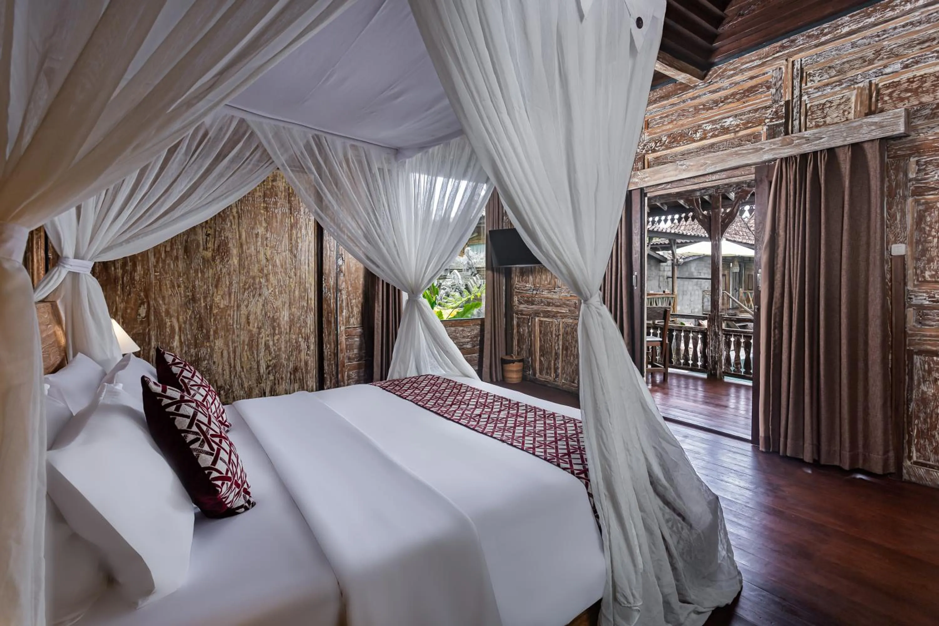 Bed in Ubud Lestari Villa