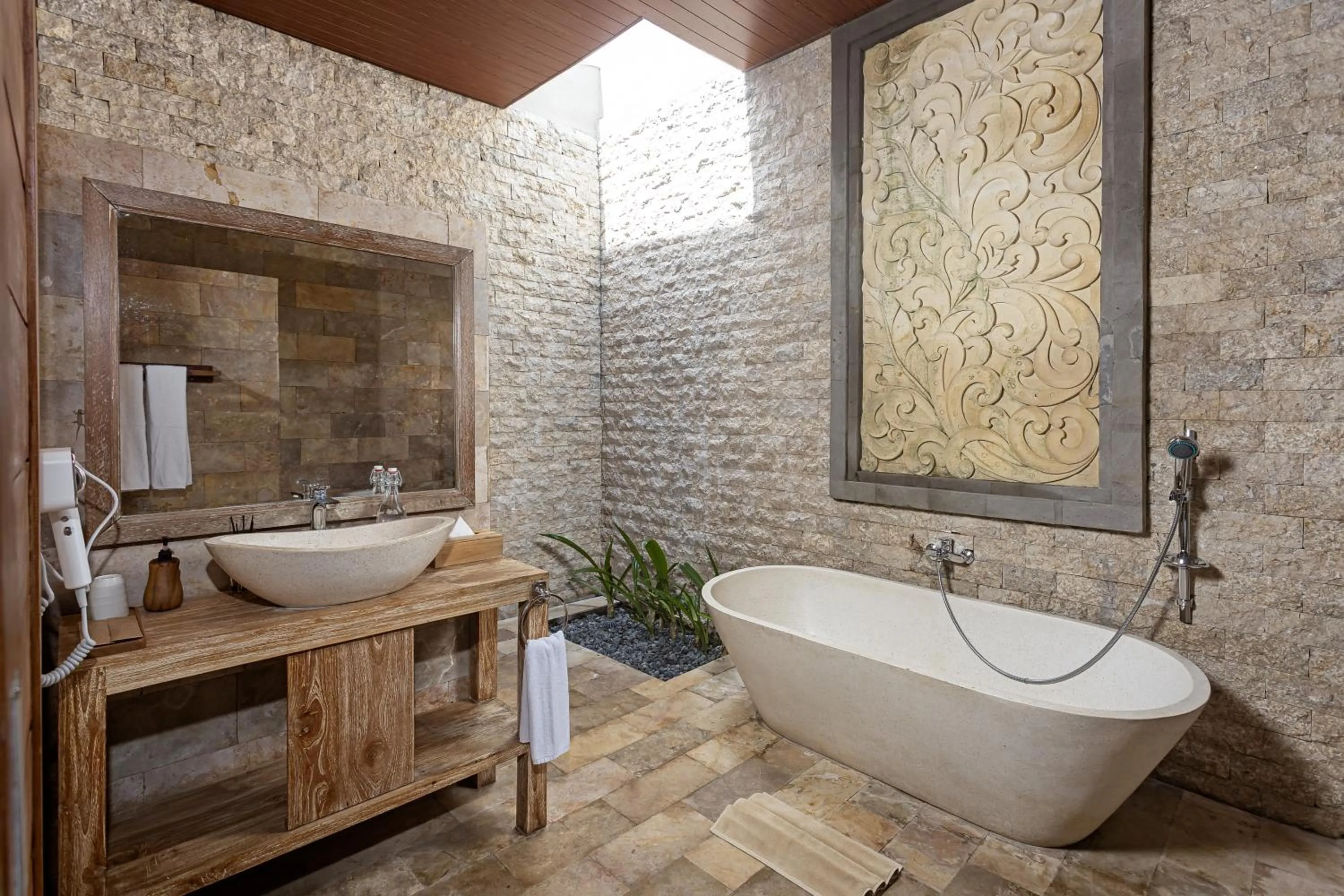 Bath in Ubud Lestari Villa