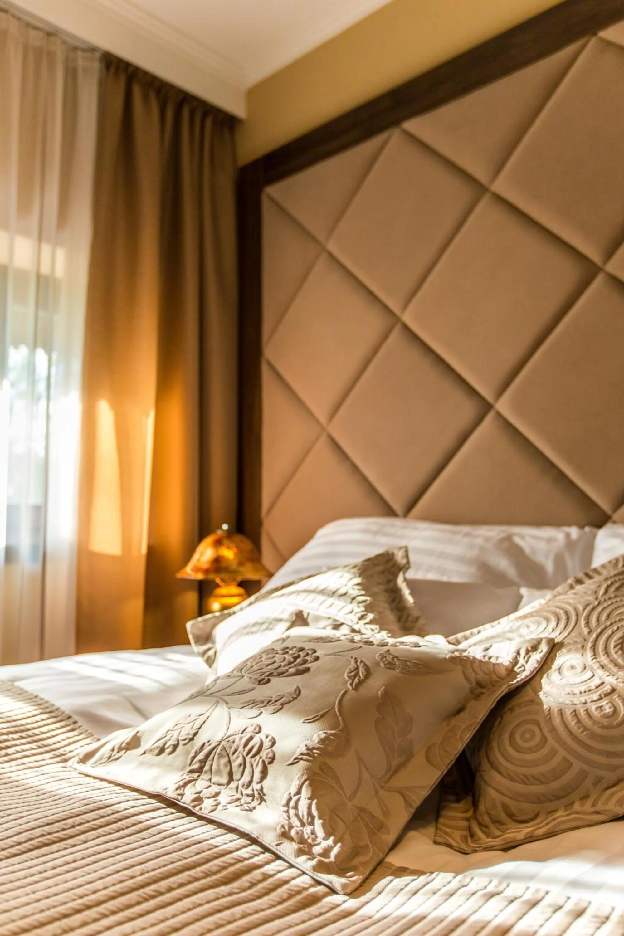 Bedroom, Bed in Komló Hotel Gyula