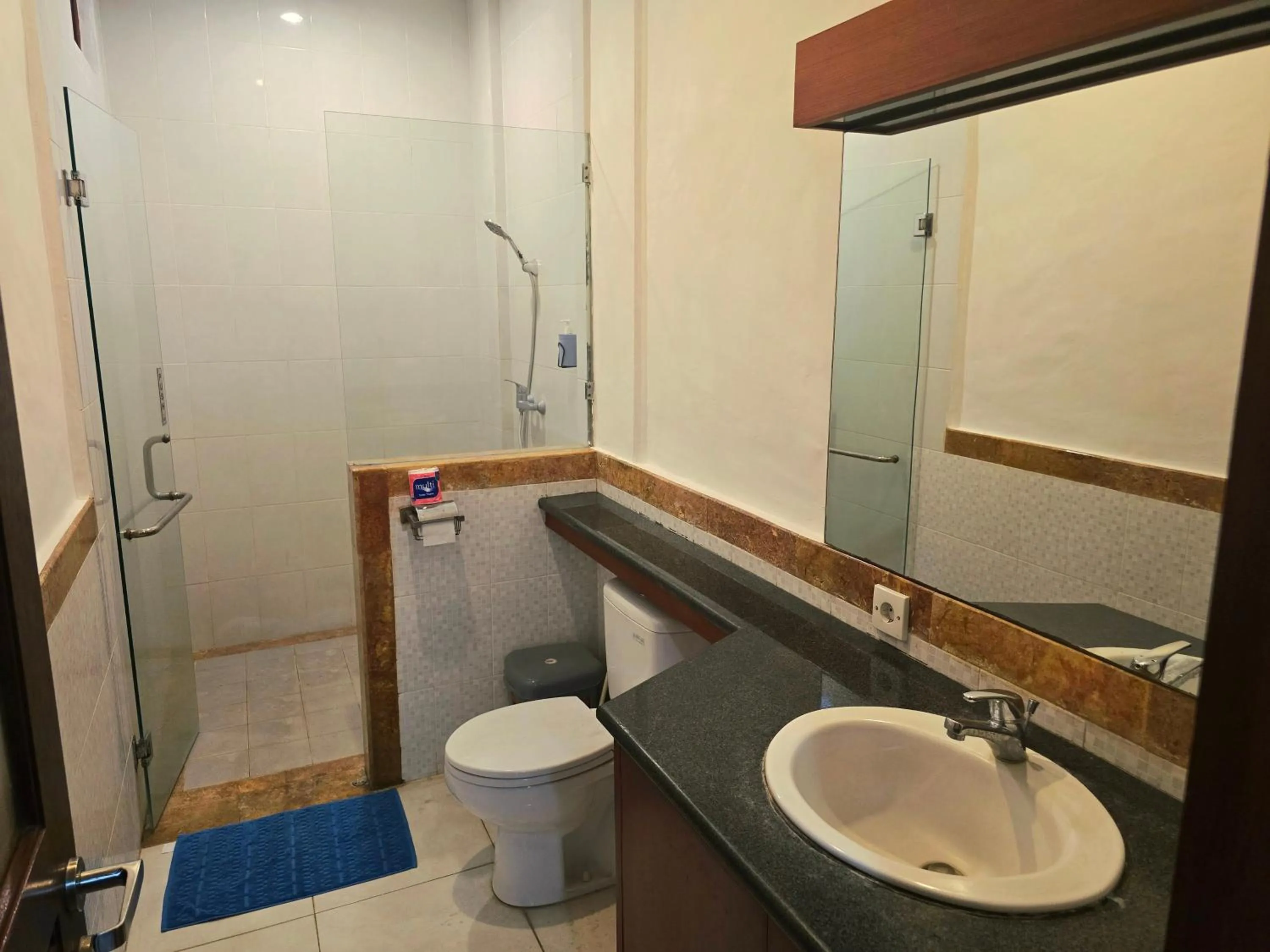Toilet in Keke Homestay Sanur