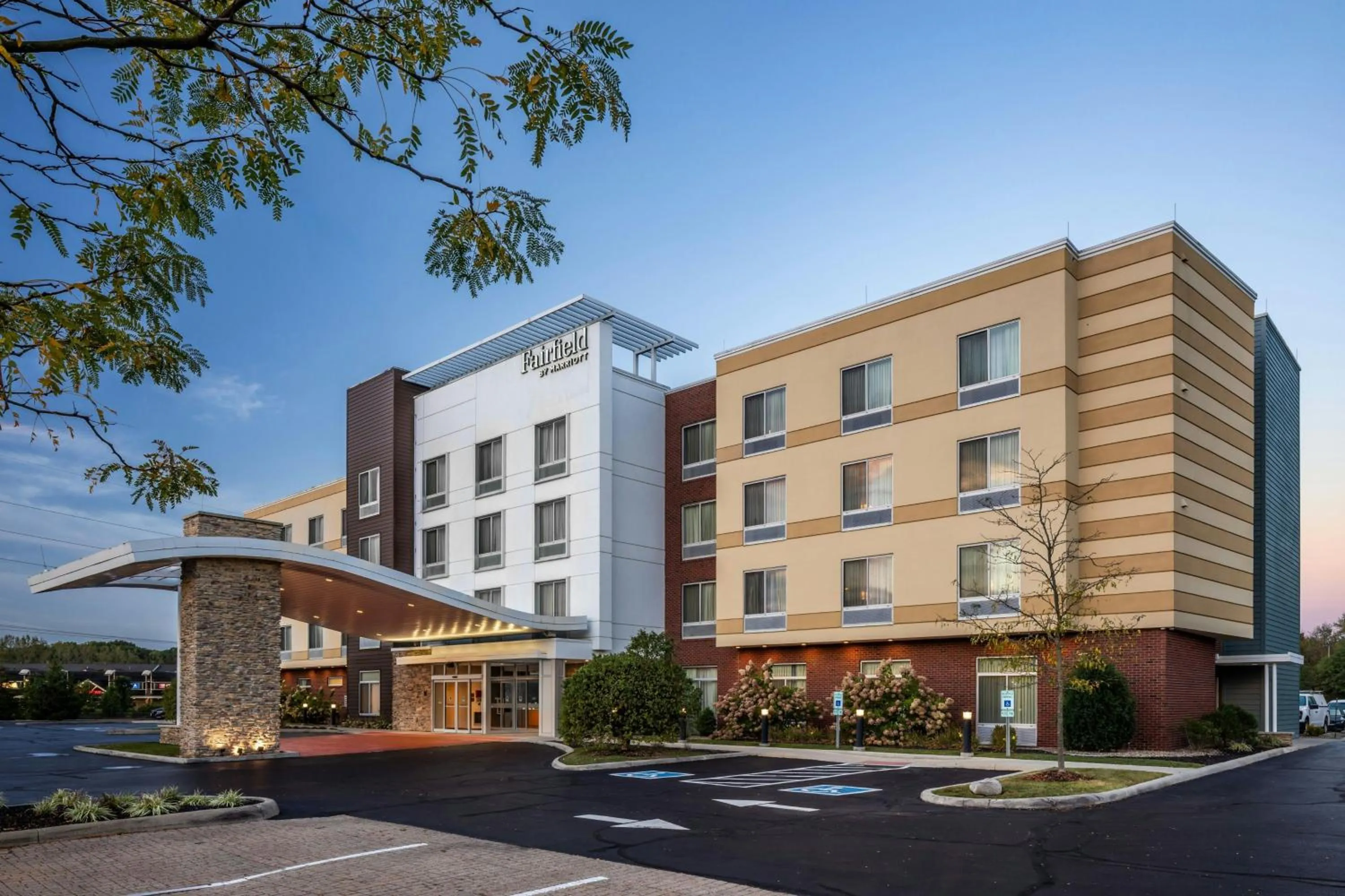 Property building in Fairfield Inn & Suites by Marriott Akron Stow