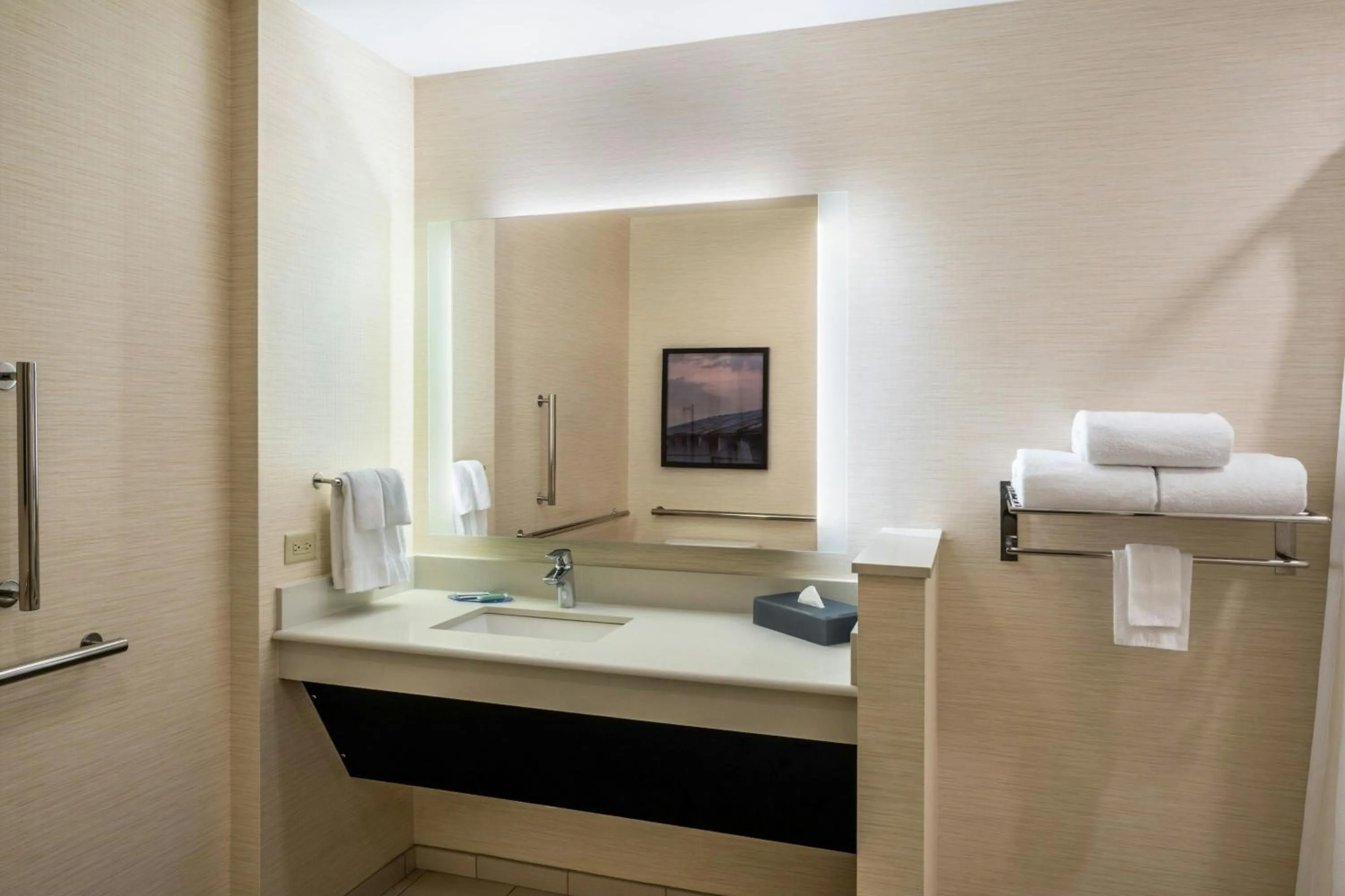 Bathroom in Fairfield Inn & Suites by Marriott Akron Stow