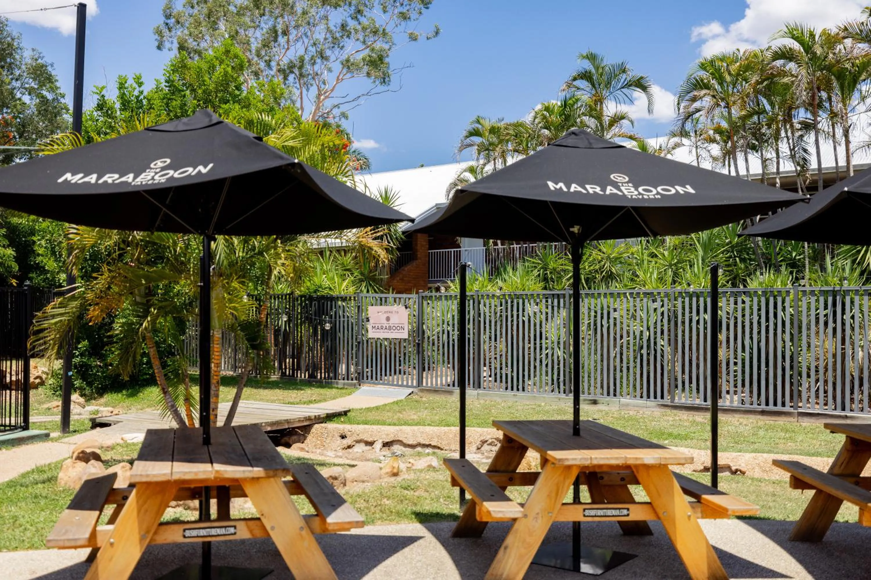 Lounge or bar in Maraboon Motor Inn