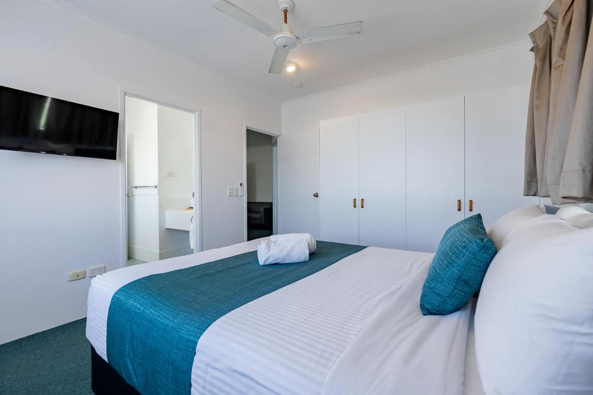 Bedroom, Bed in Maraboon Motor Inn