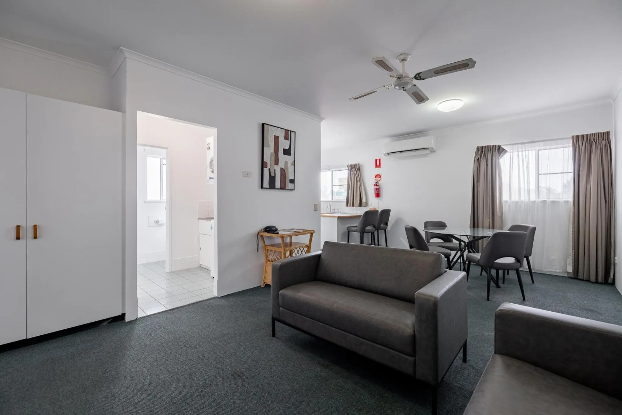 Living room in Maraboon Motor Inn