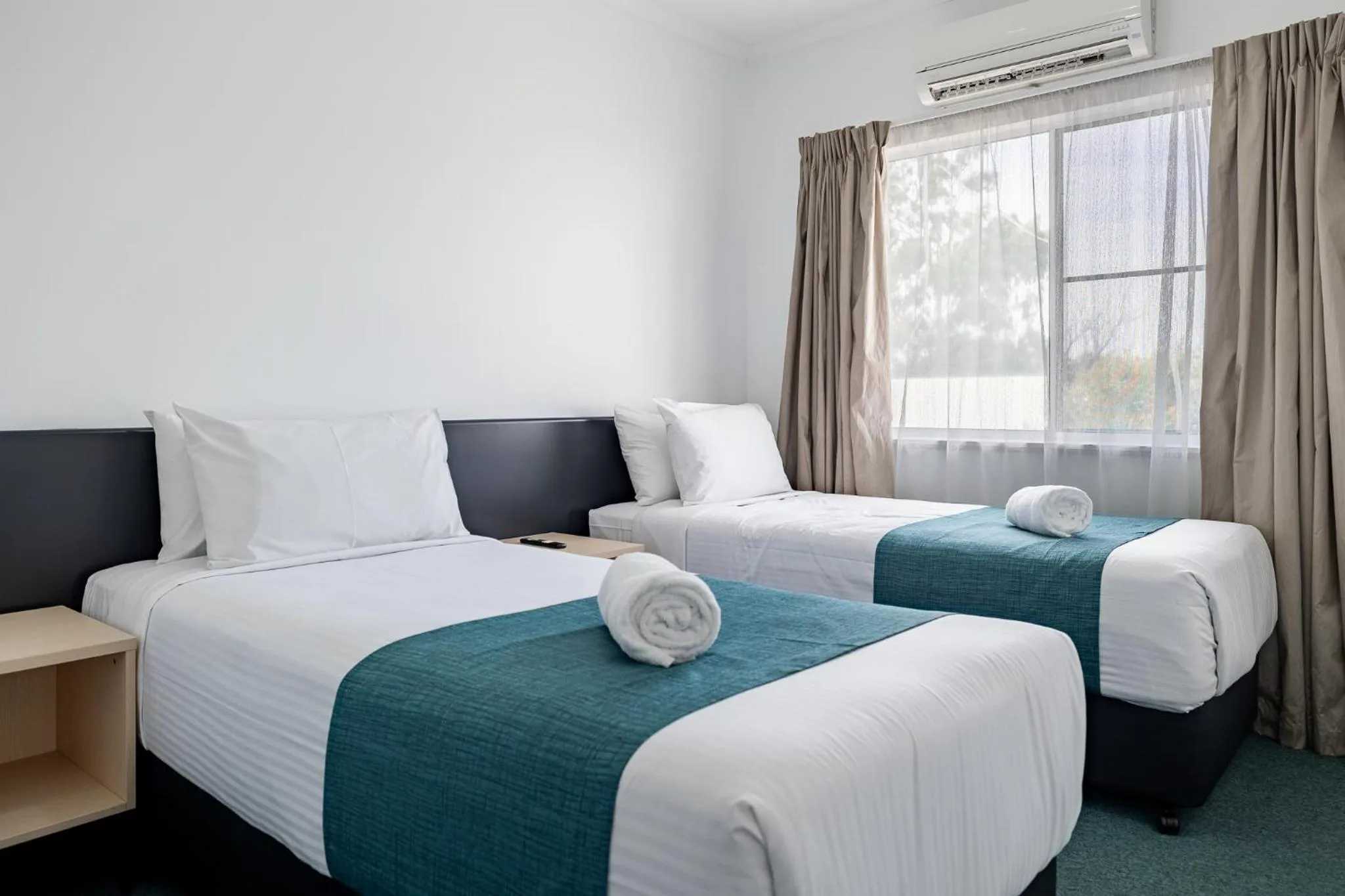 Bedroom, Bed in Maraboon Motor Inn