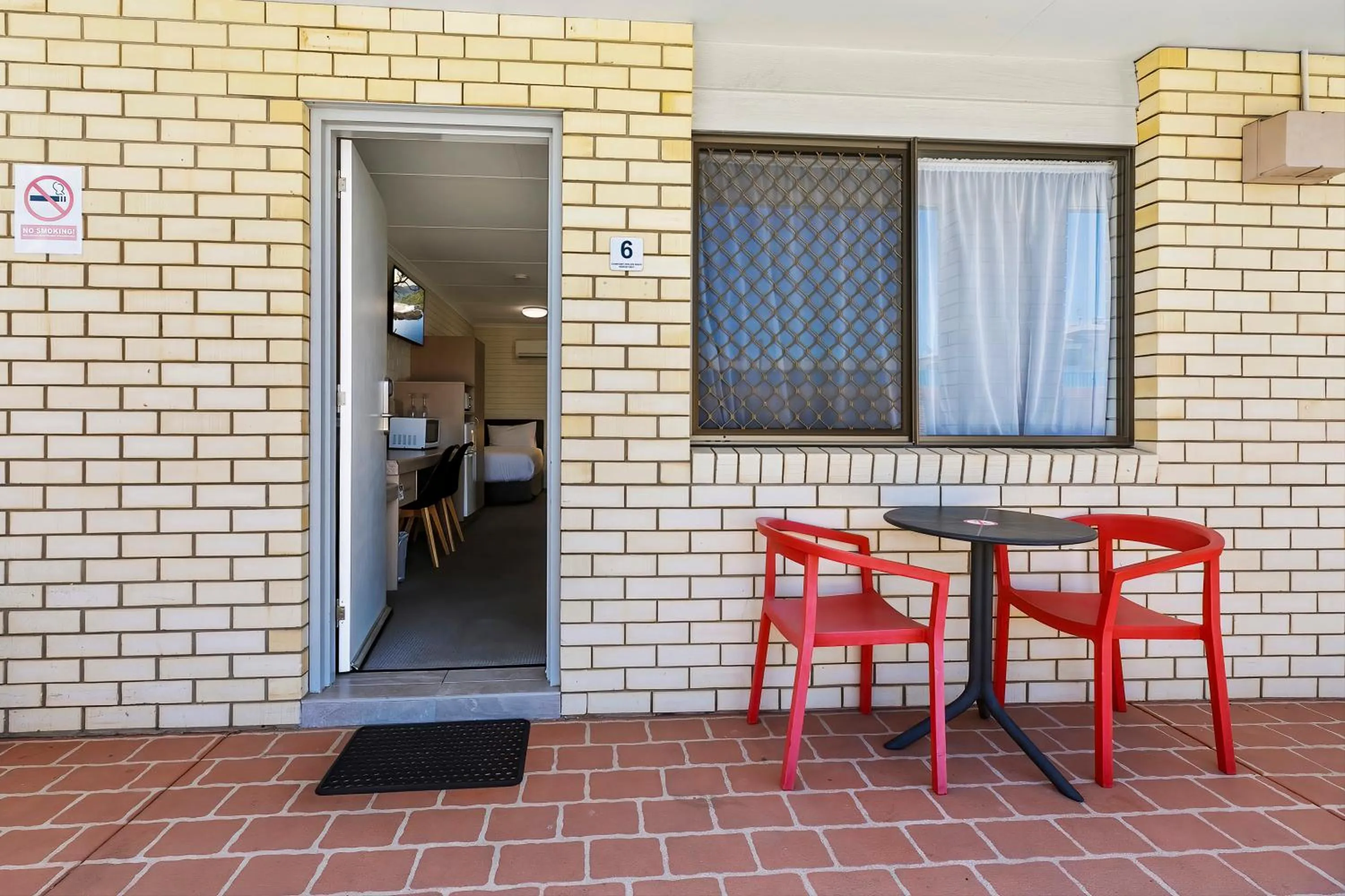Seating area in Comfort Inn on Main Hervey Bay