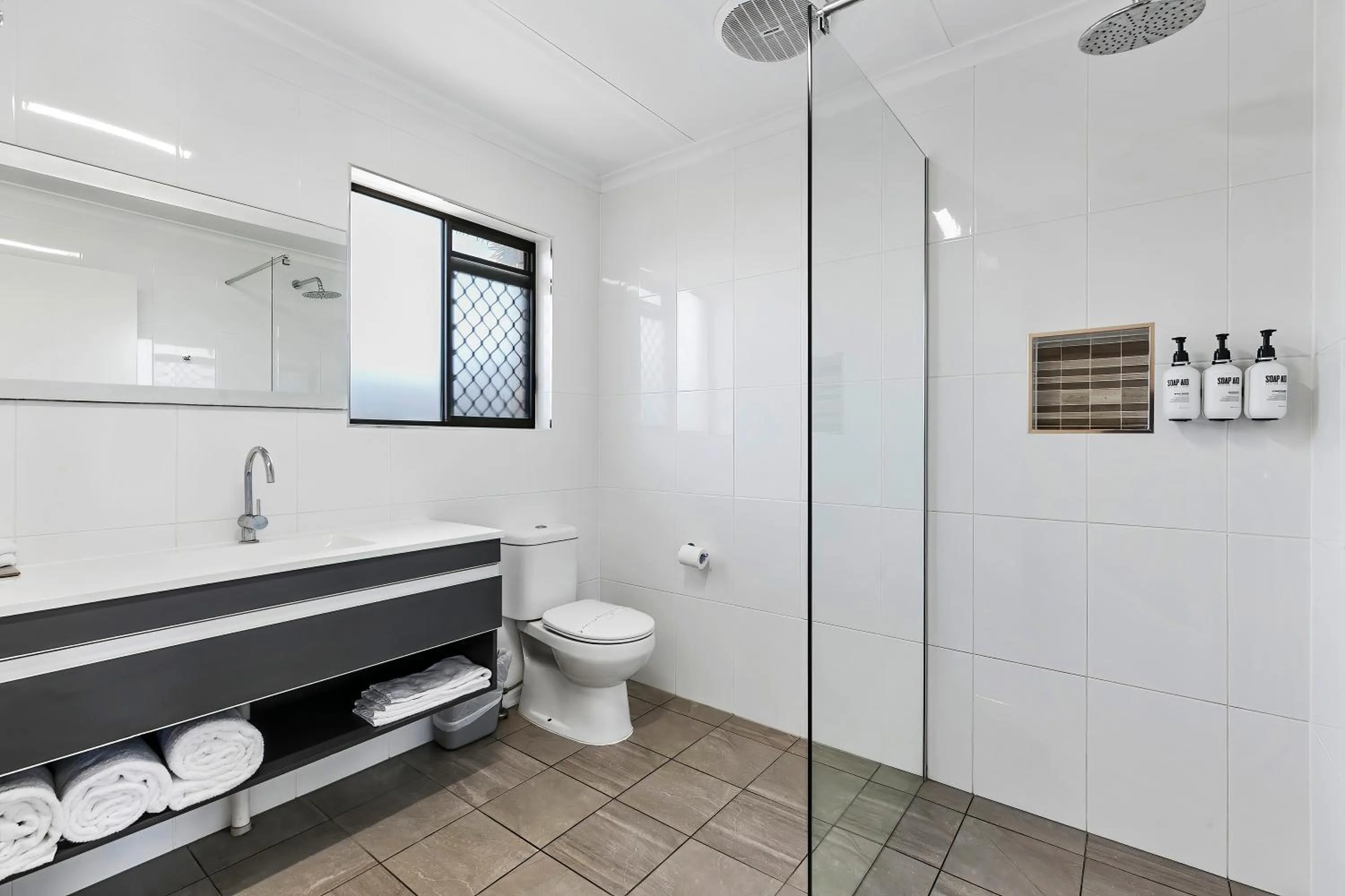 Bathroom in Comfort Inn on Main Hervey Bay