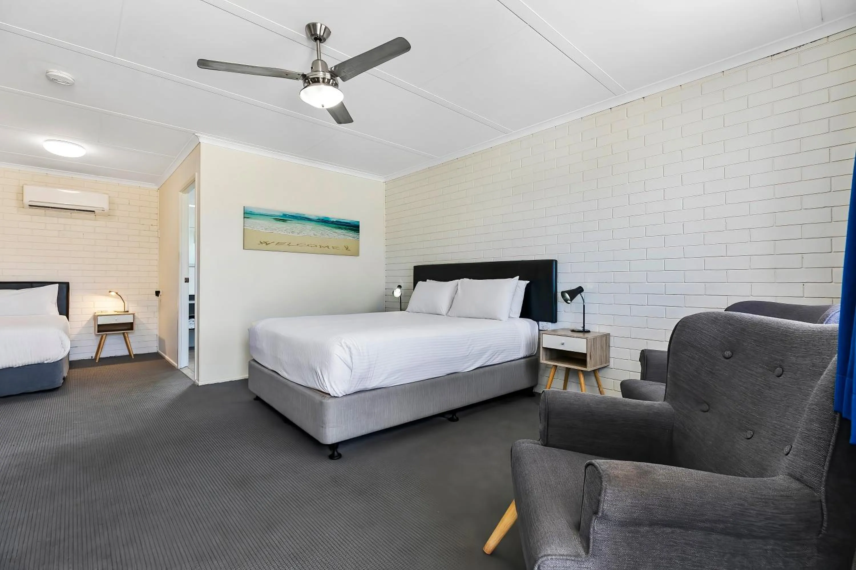 Photo of the whole room, Bed in Comfort Inn on Main Hervey Bay