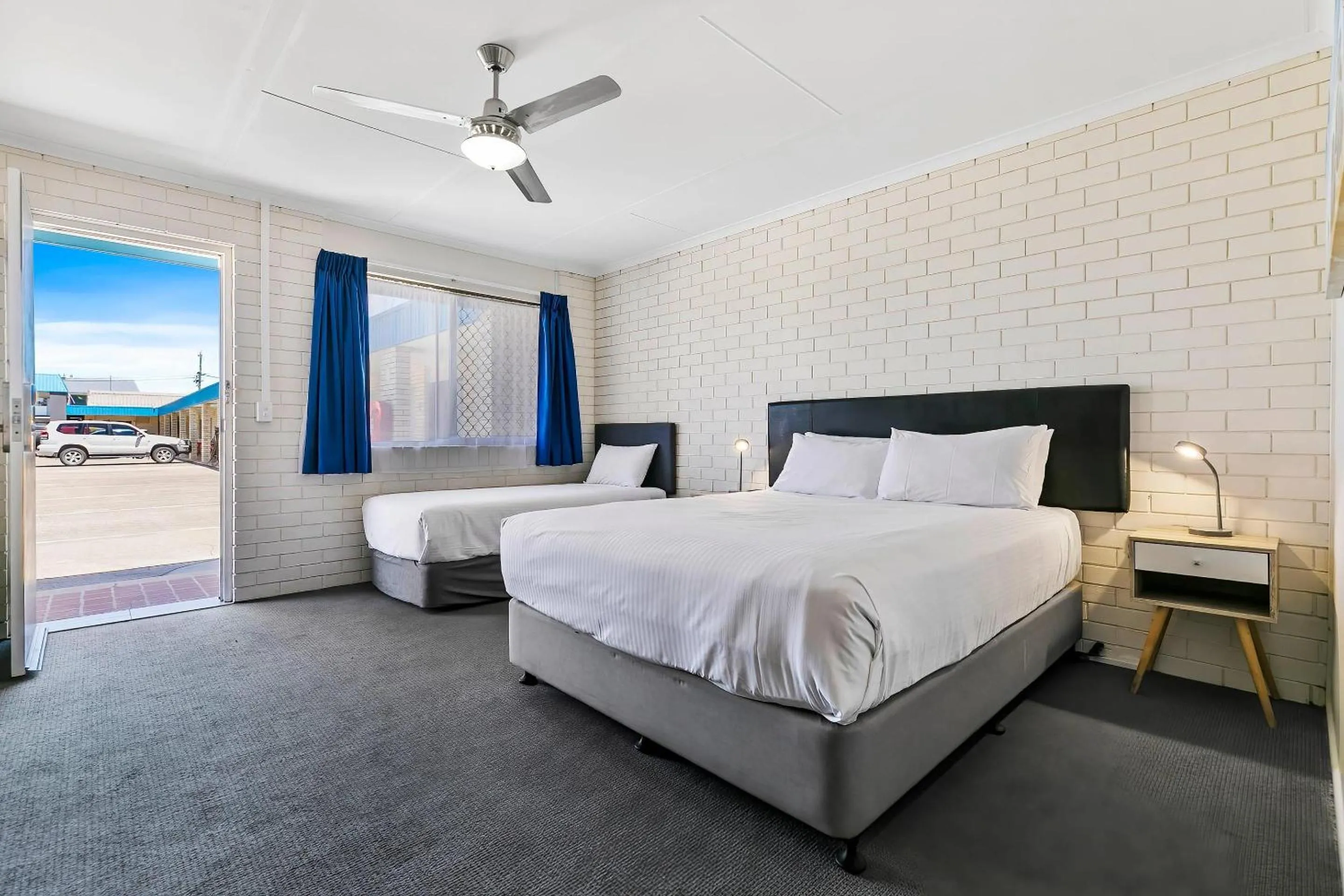 Bedroom, Bed in Comfort Inn on Main Hervey Bay