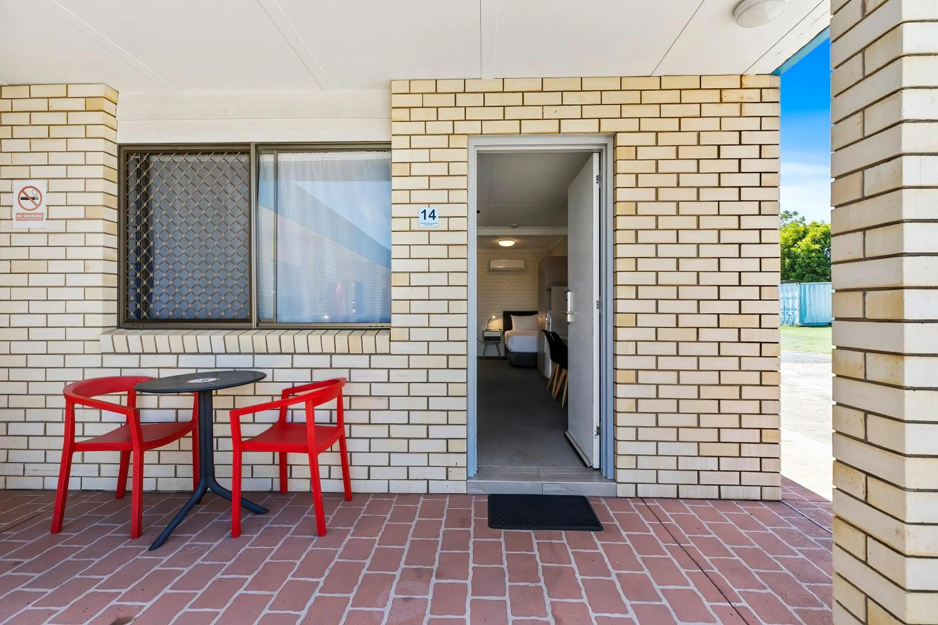 Seating area in Comfort Inn on Main Hervey Bay