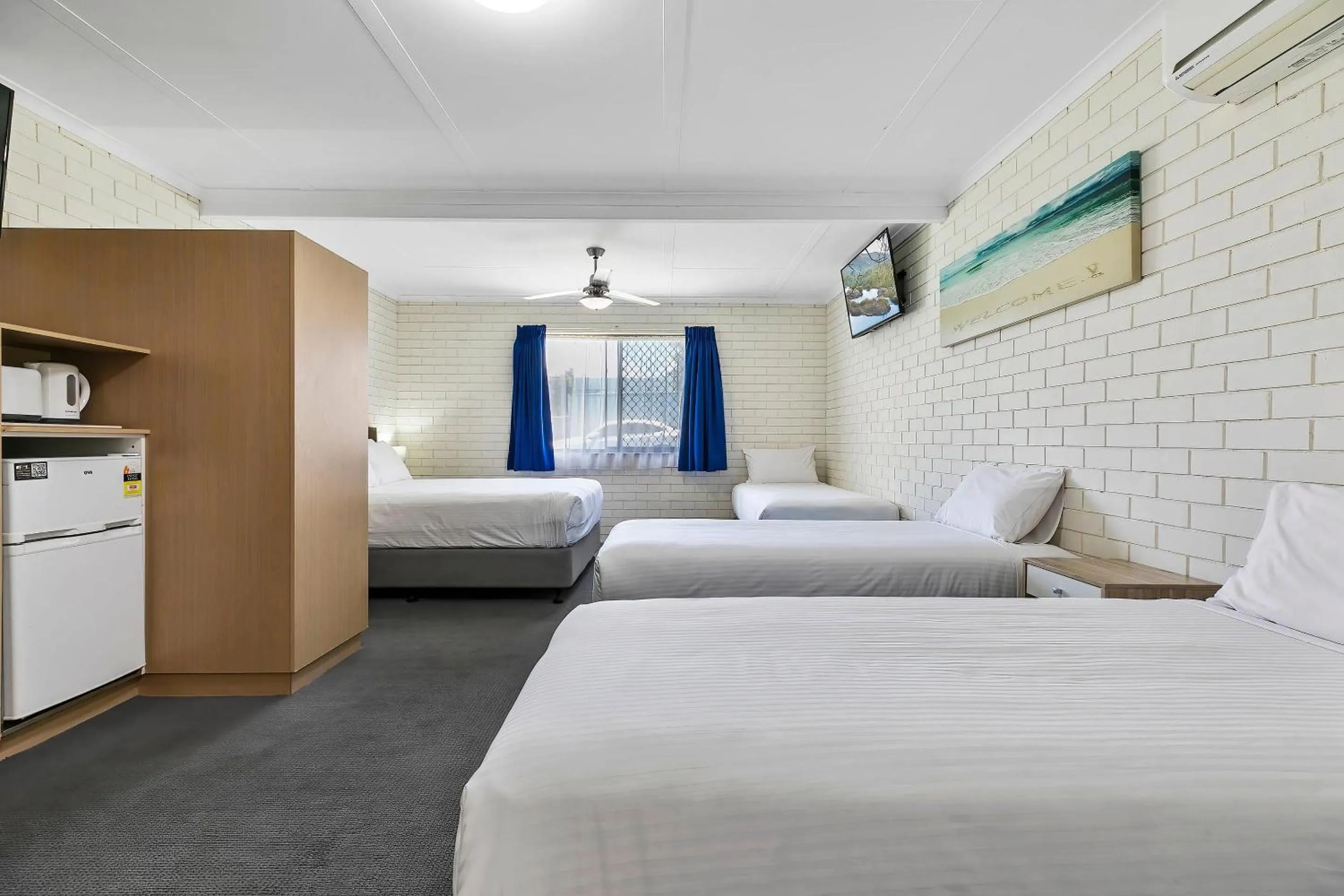Bedroom, Bed in Comfort Inn on Main Hervey Bay